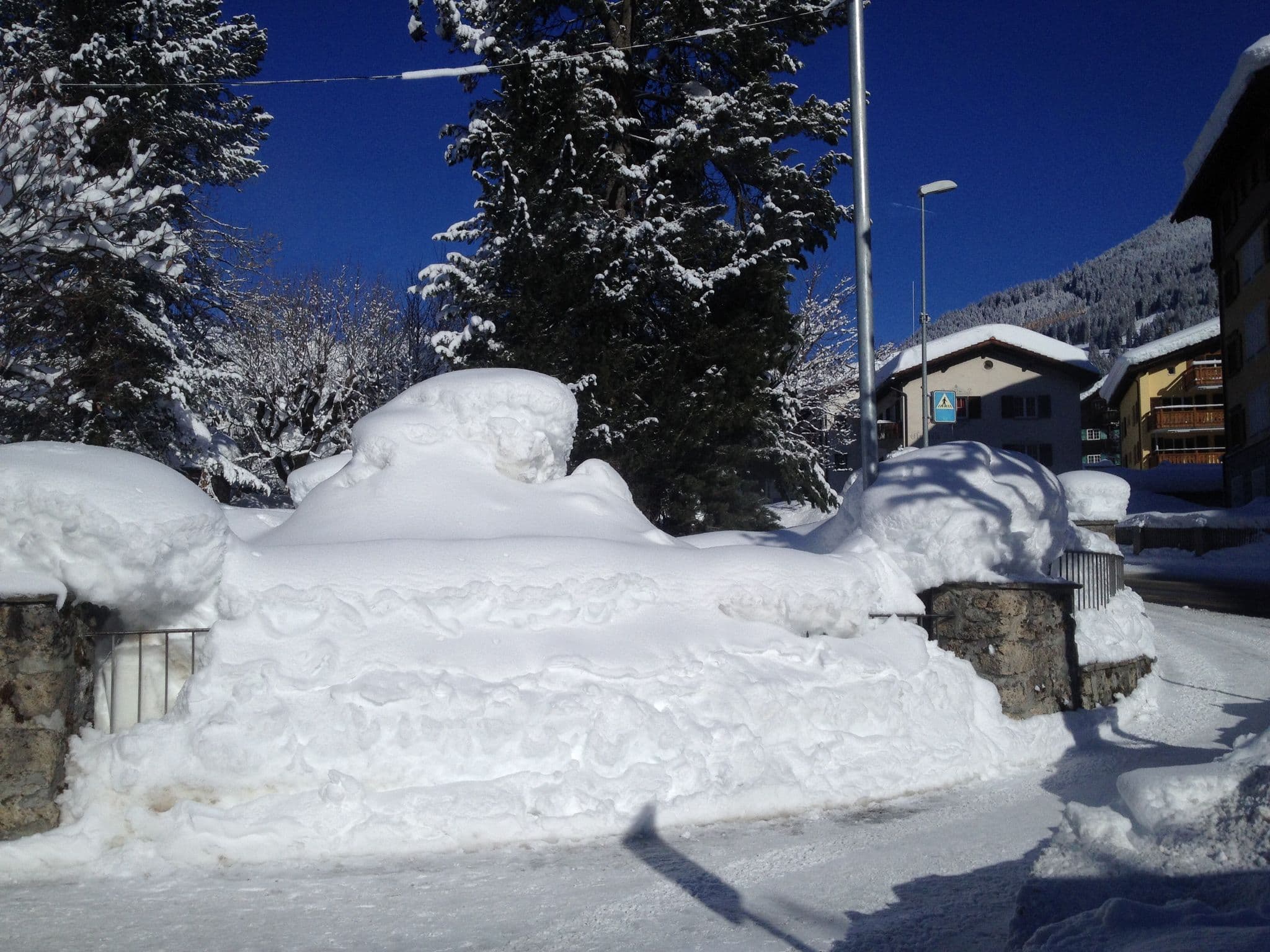 Street view near Schlosshotel Vereina, Klosters Serneus — © elgaard (CC BY-SA · Mapillary)