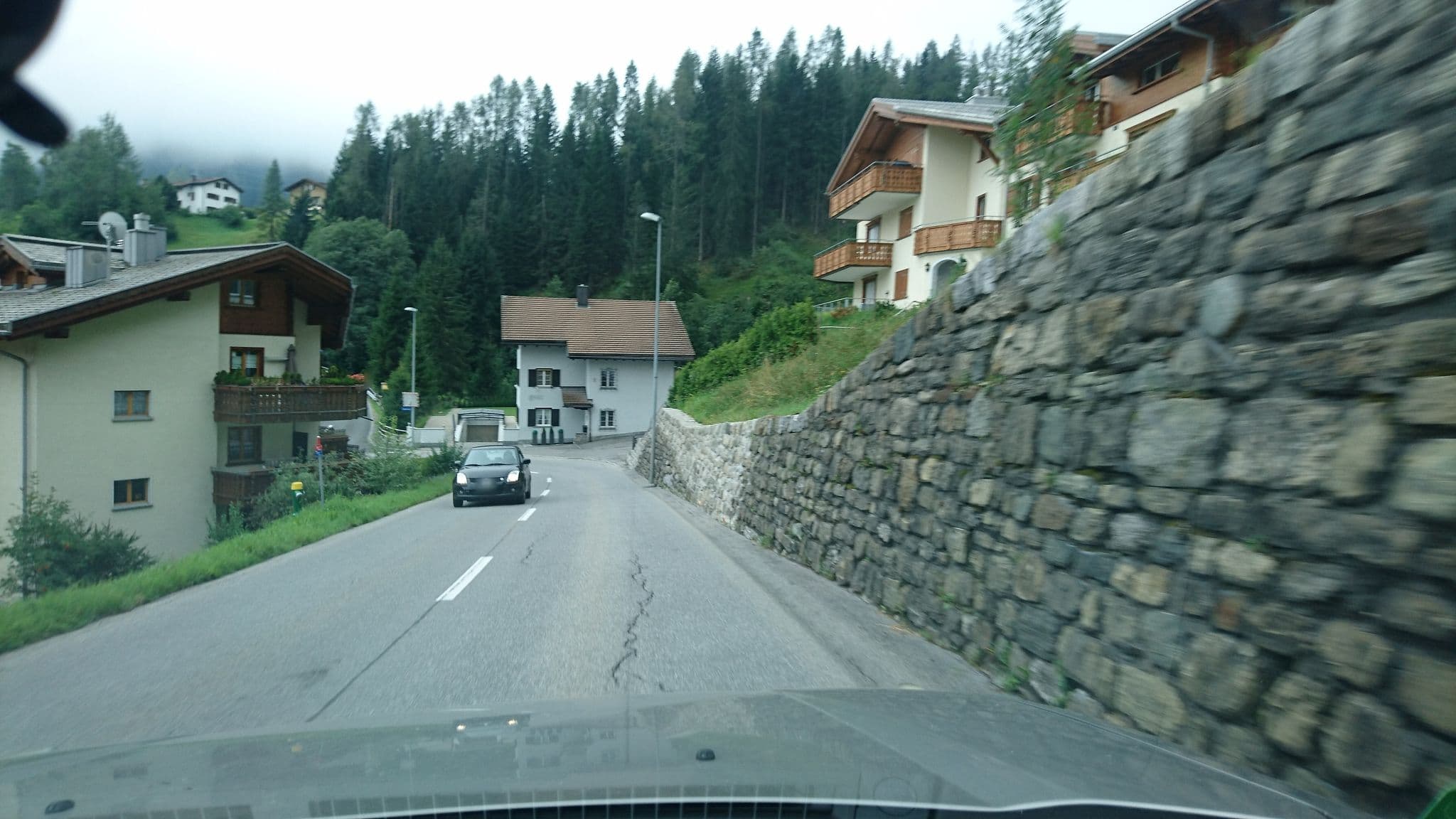 Street view near Hof Grischun, Klosters Serneus — © voschix (CC BY-SA · Mapillary)