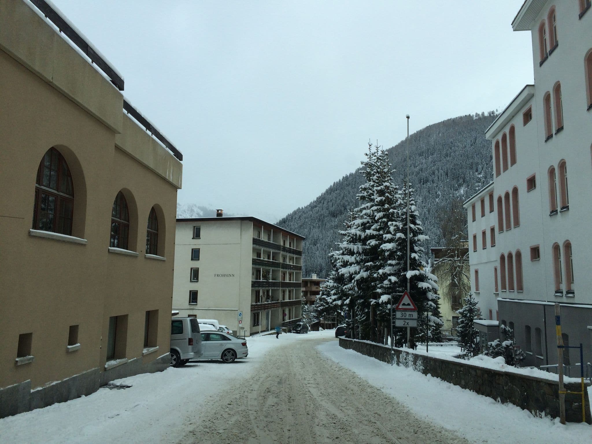 Street view near Spengler Hostel, Davos — © jesolem (CC BY-SA · Mapillary)