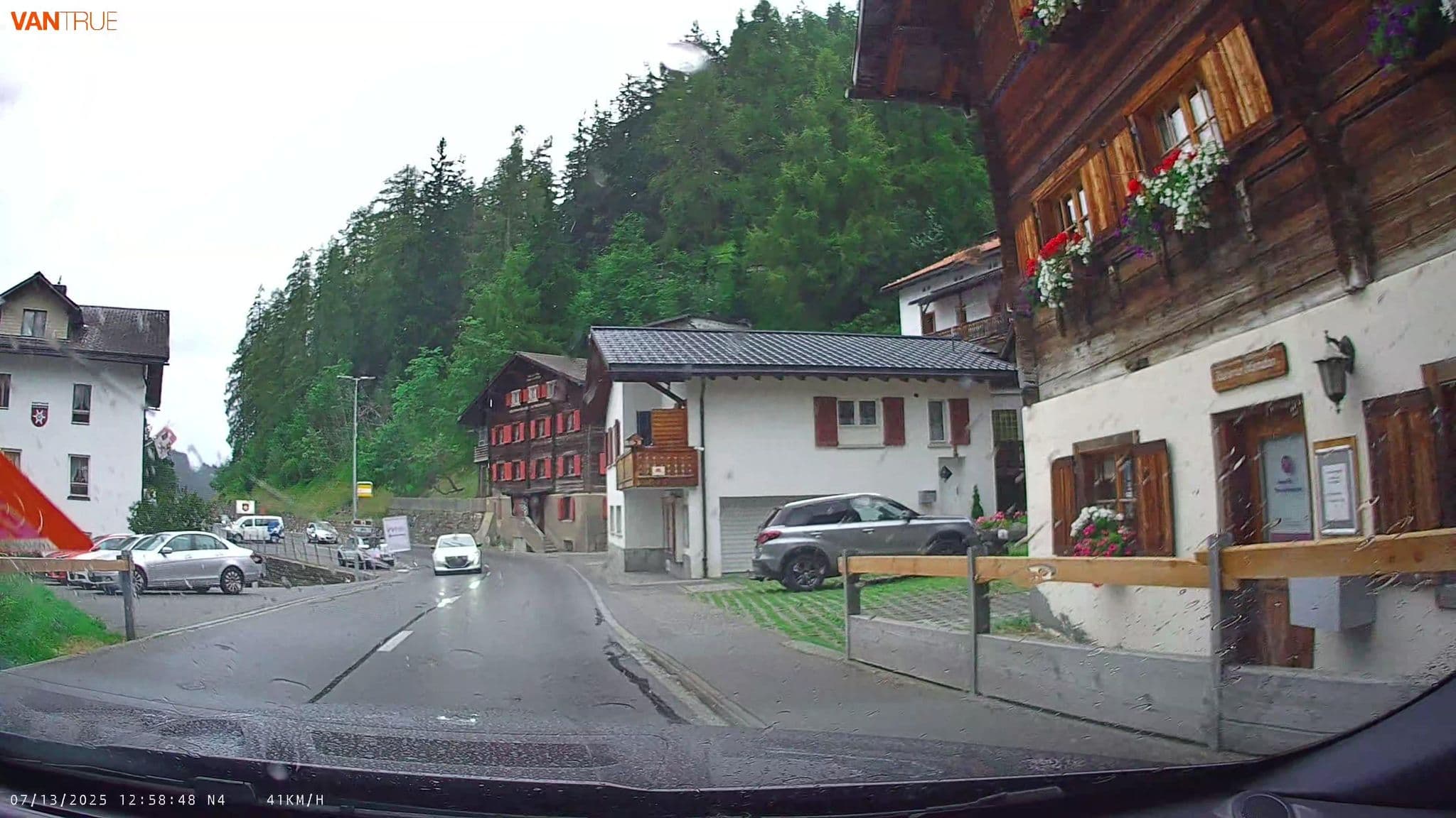 Street view near Mettier Hans und Elsbeth (-Heinrich), Arosa — © fcignat (CC BY-SA · Mapillary)