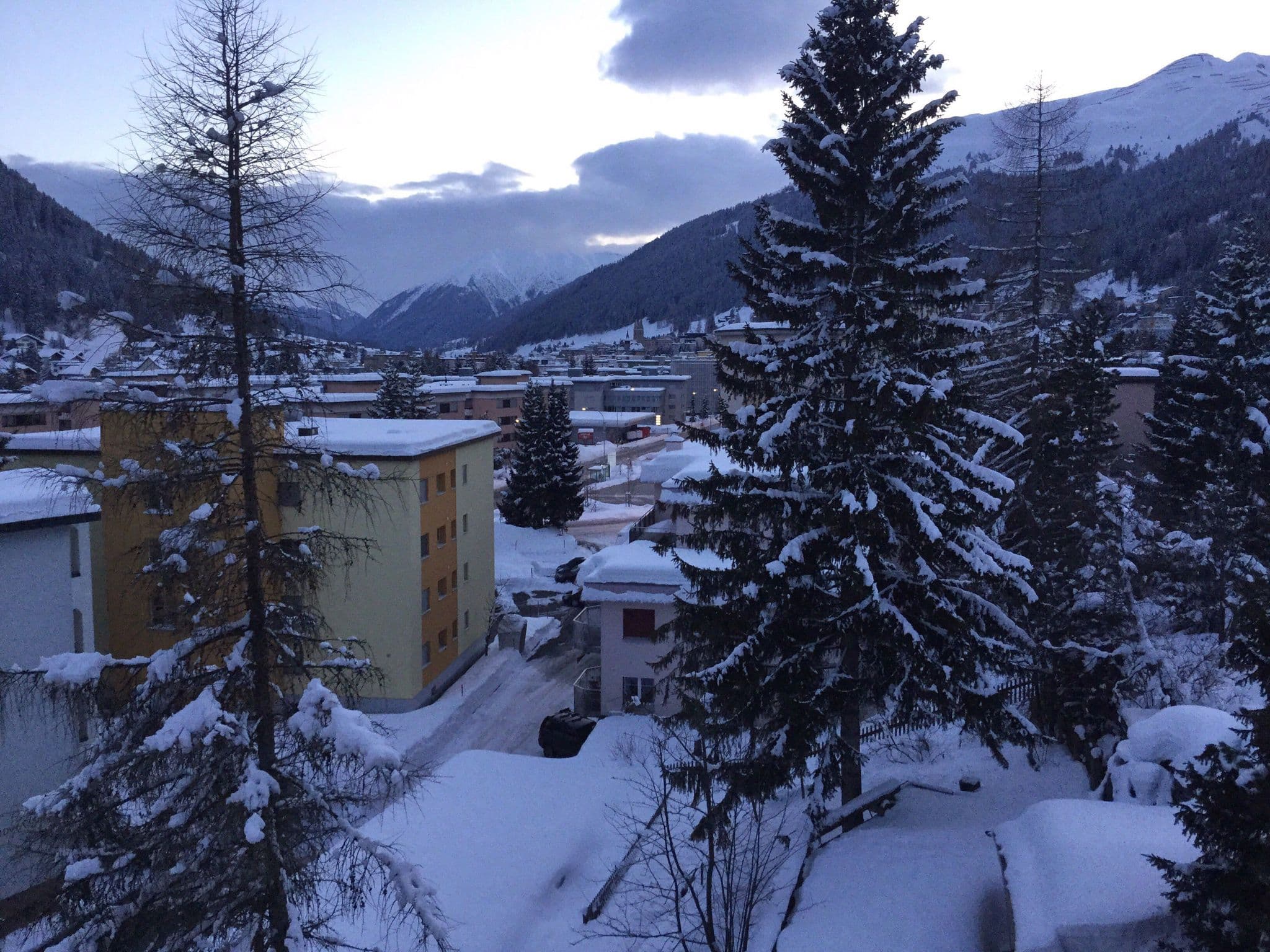 Street view near Philippe Rusch, Davos — © wojti (CC BY-SA · Mapillary)