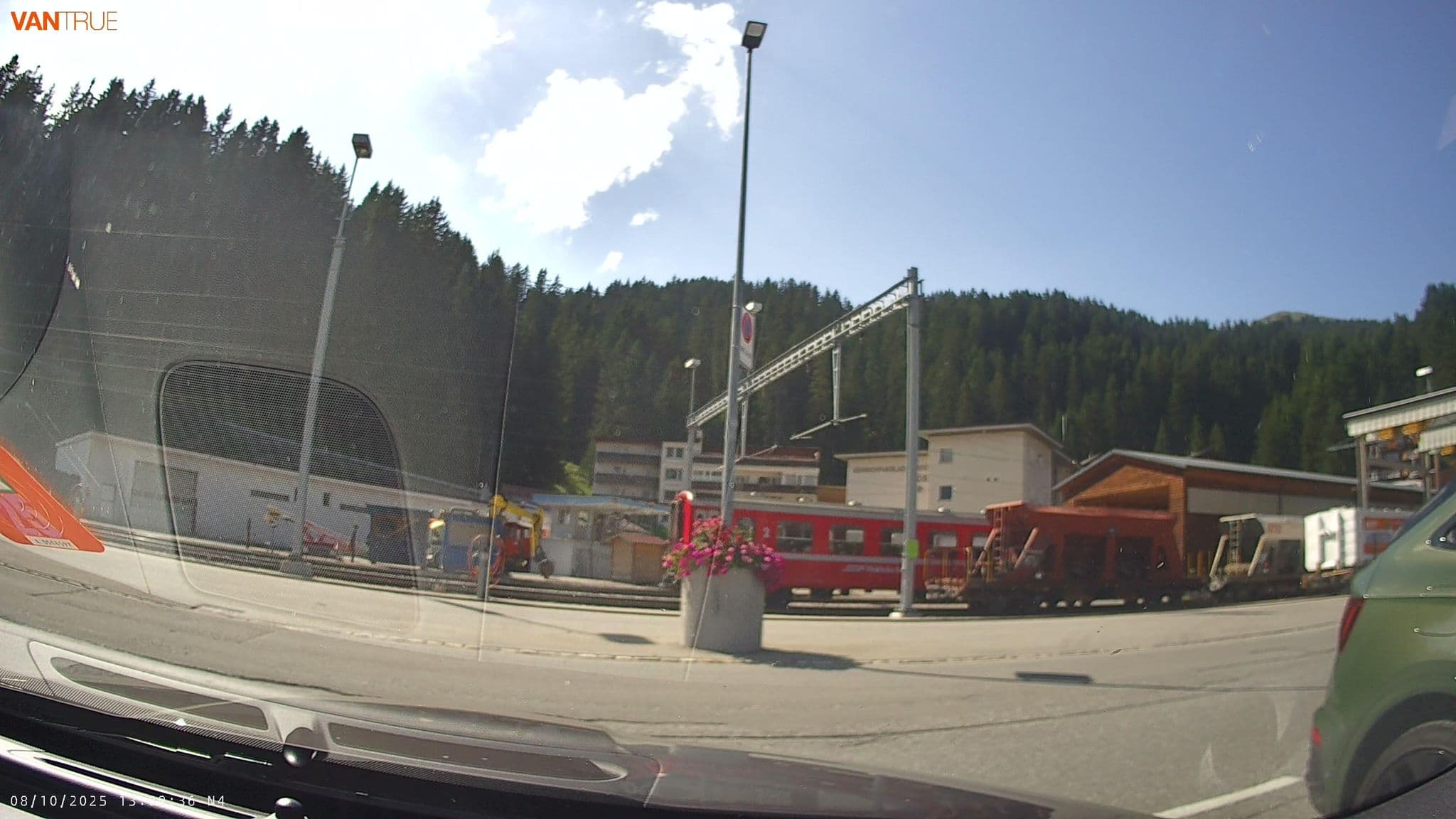 Street view near Rehwiesa Hotel Arosa, Arosa — © fcignat (CC BY-SA · Mapillary)