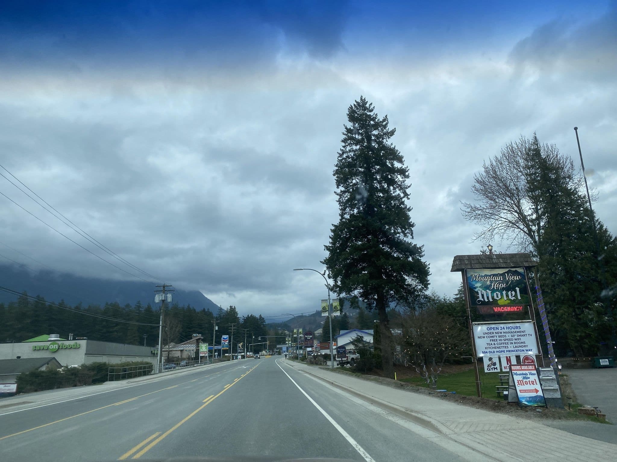Street view near Lucky Strike Motel, Hope — © deleted_user (CC BY-SA · Mapillary)