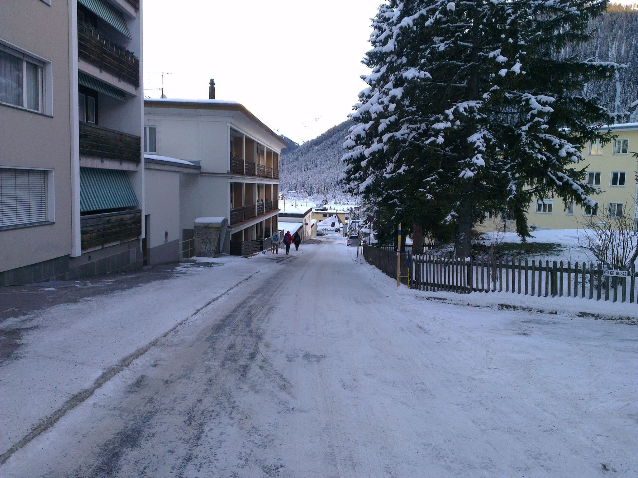 Street view near Ferienwohnung in Davos, Davos — © sarawabreus (CC BY-SA · Mapillary)