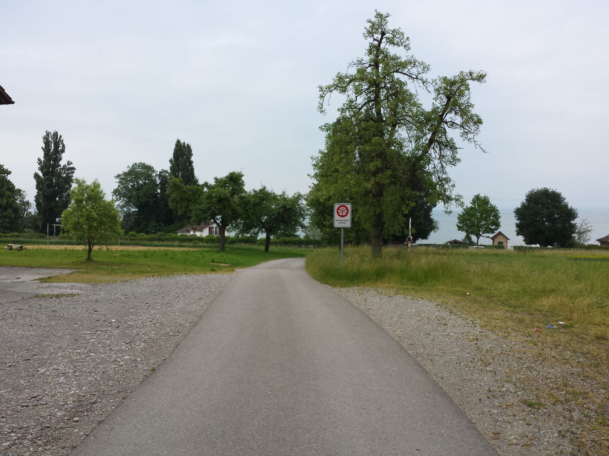 Street view near Strohhotel Bodensee, Arbon — © himmelbuerger (CC BY-SA · Mapillary)