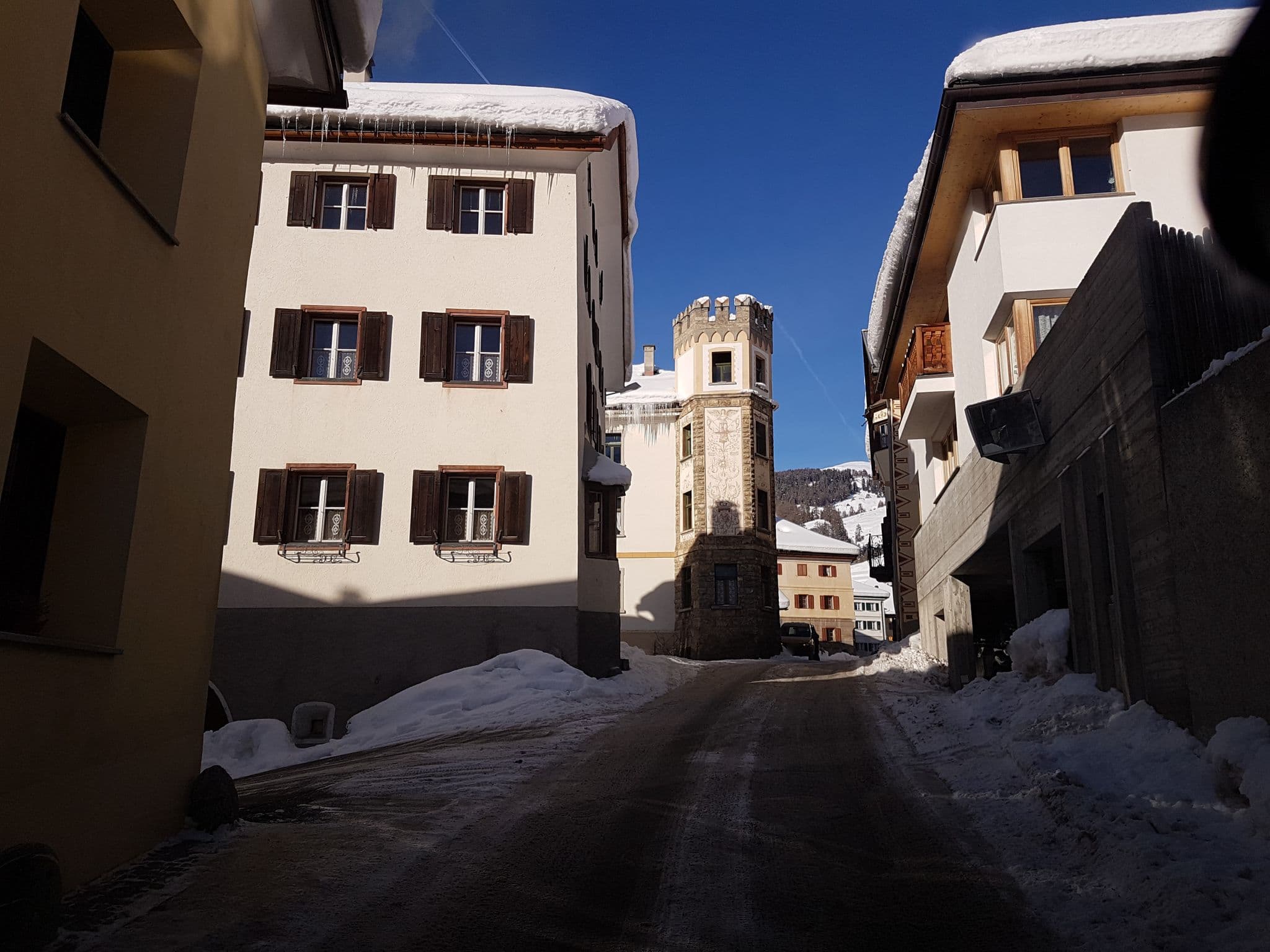 Street view near Chasa Felix, Scuol — © sp8962de (CC BY-SA · Mapillary)