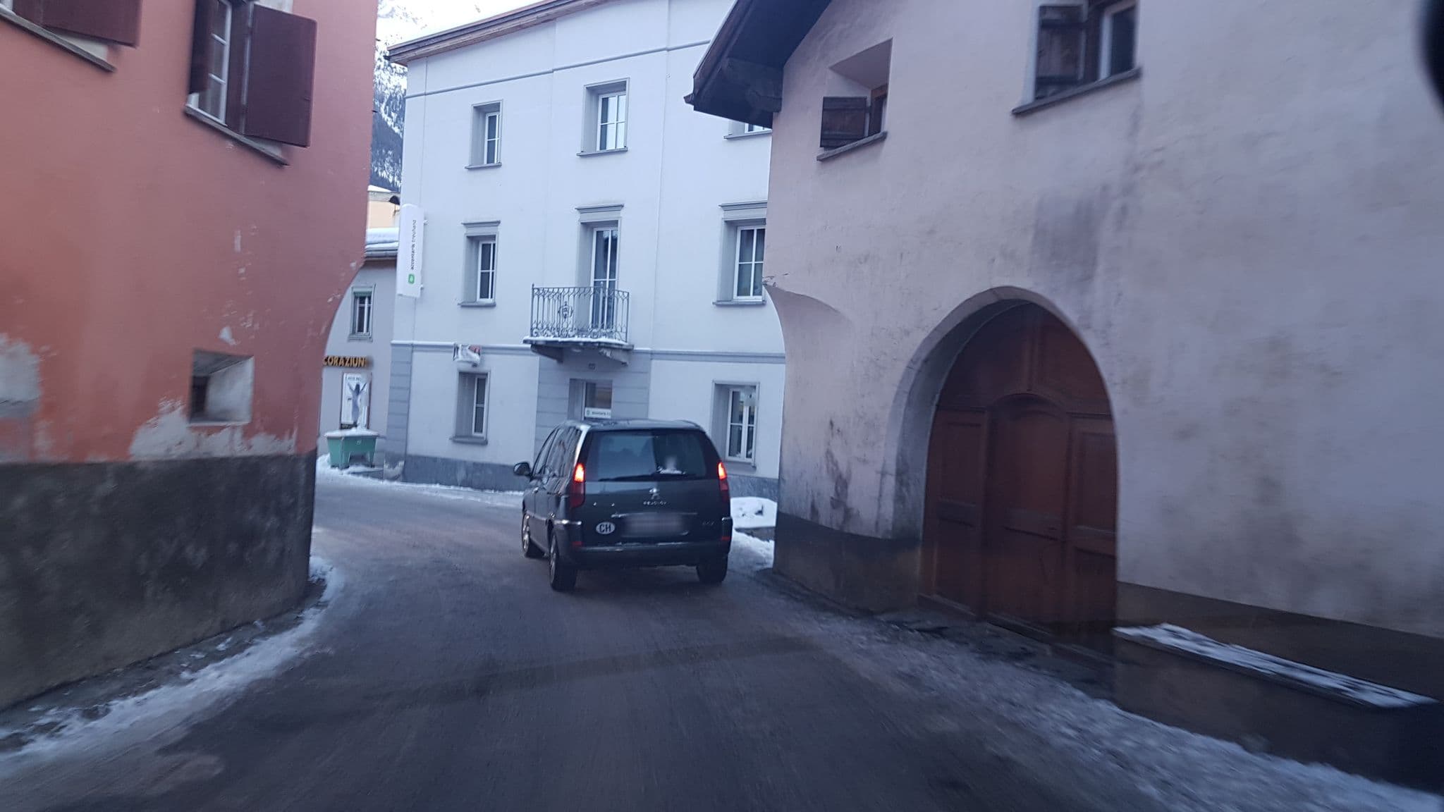 Street view near Brentsch-Park, Scuol — © sp8962de (CC BY-SA · Mapillary)