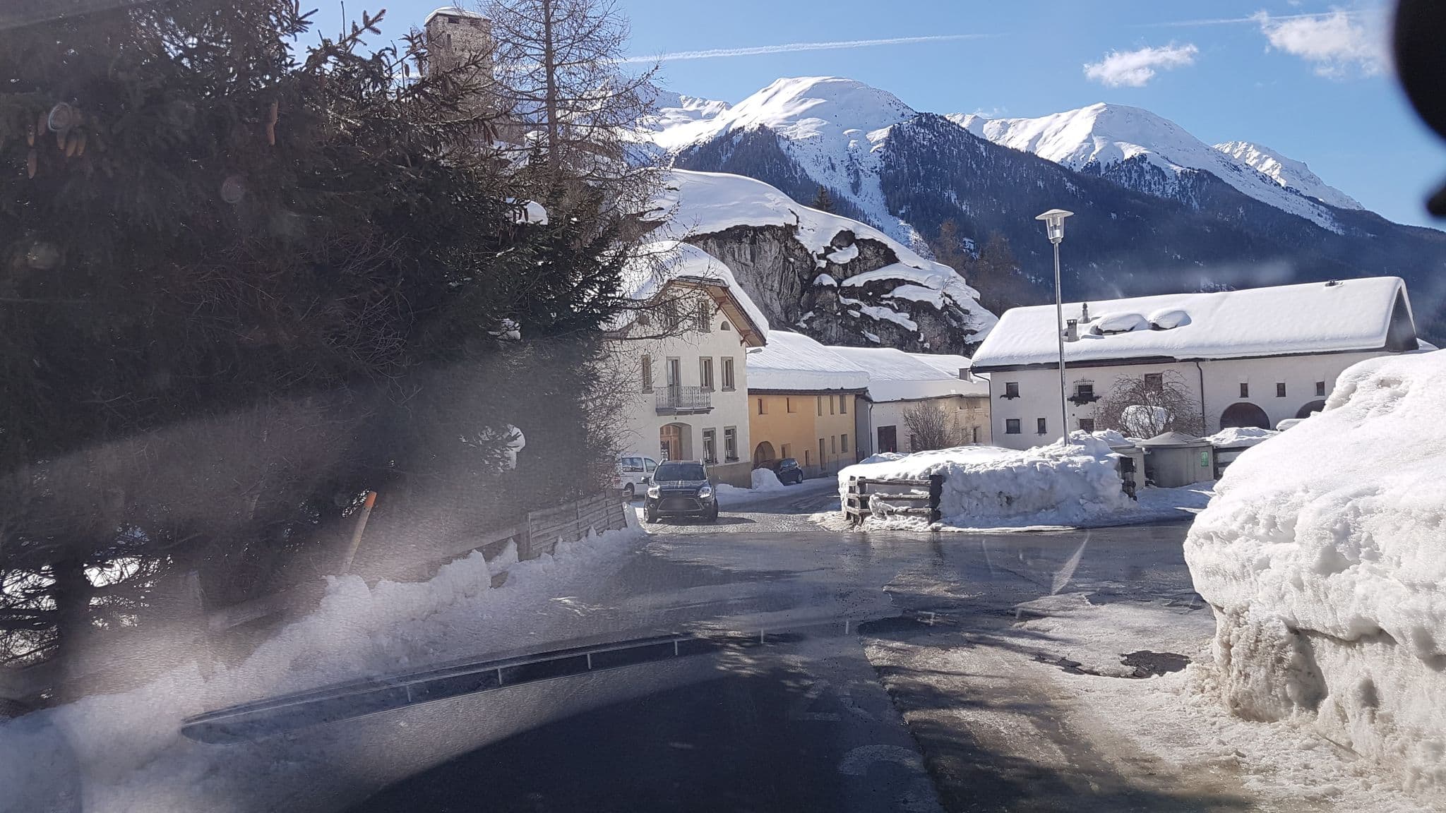 Street view near Bed & Breakfast Ardez, Scuol — © sp8962de (CC BY-SA · Mapillary)