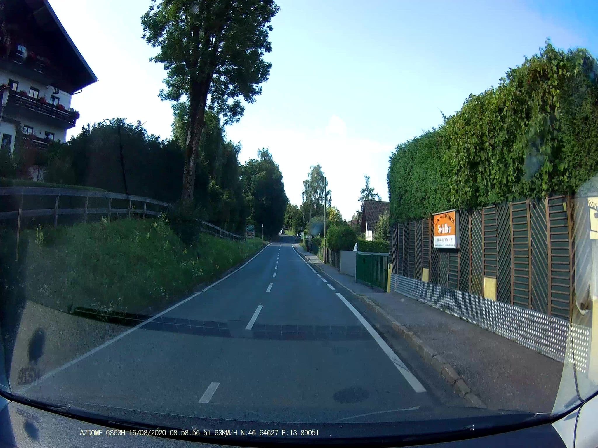 Street view near Ferienwohnungen Schiller, Landskron — © stefan147 (CC BY-SA · Mapillary)