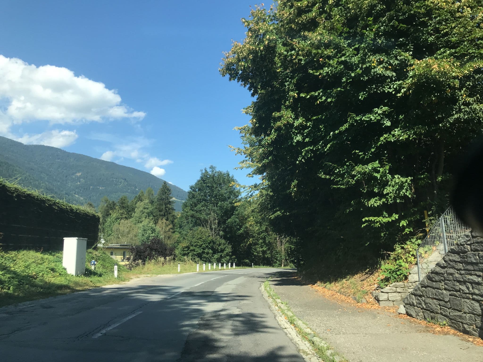Street view near Evangelisches Jugendheim Haus Landskron, Landskron — © wanderwuetiger (CC BY-SA · Mapillary)