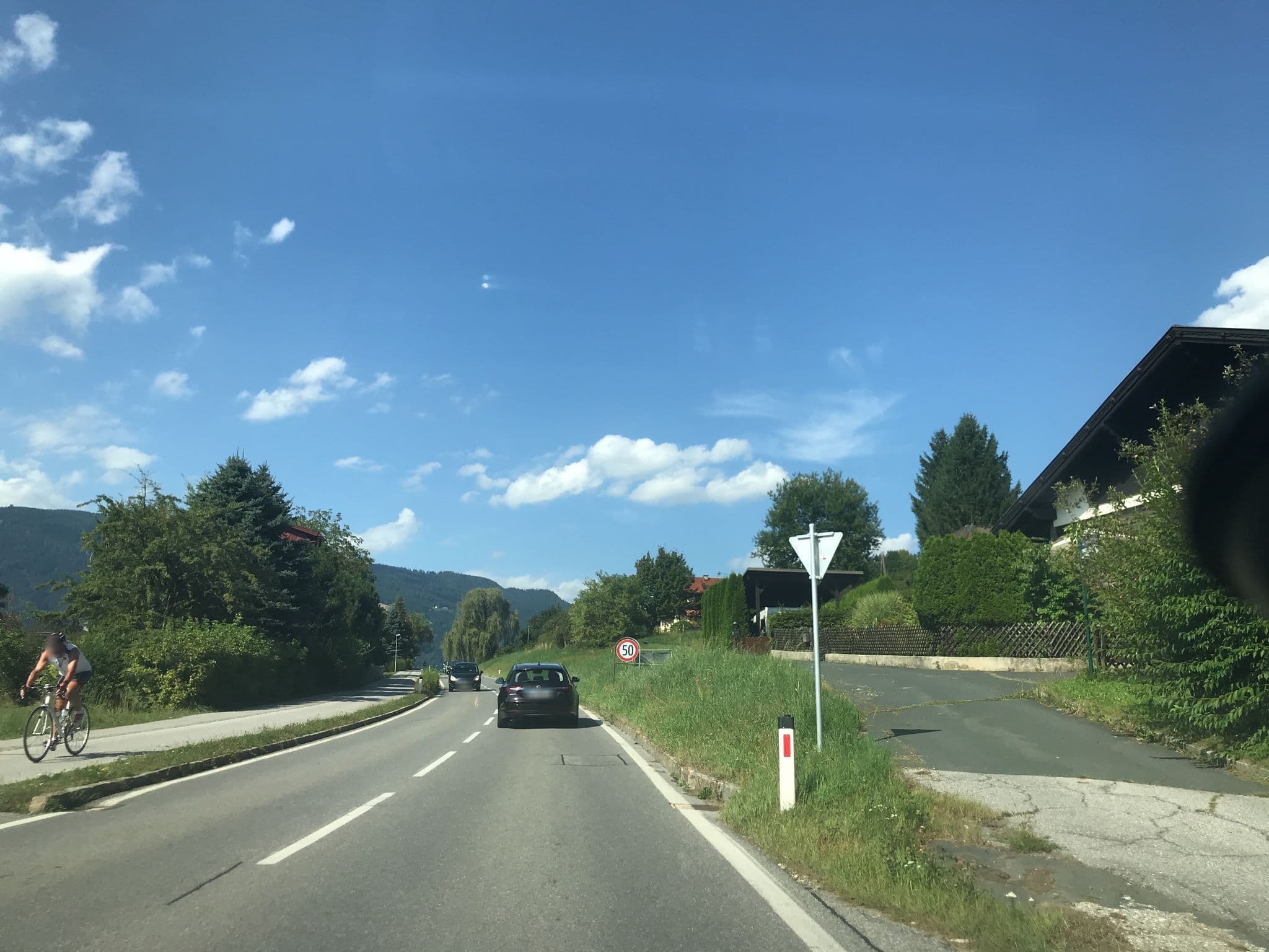 Street view near Hotel Pension Brönimann, Bodensdorf — © wanderwuetiger (CC BY-SA · Mapillary)