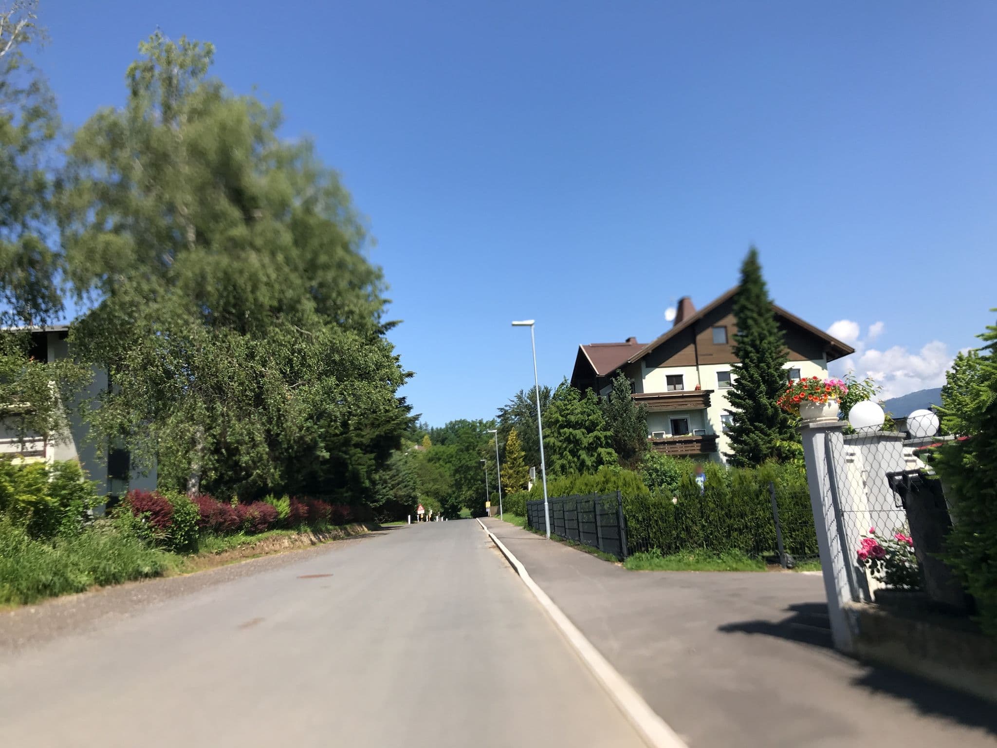 Street view near Dr. Garni Hotel, Warmbad-Judendorf — © wanderwuetiger (CC BY-SA · Mapillary)