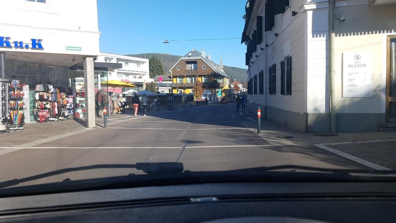 Street view near Wrann Hotels Gesellschaft M. B. H., Velden am Wörther See — © mik007 (CC BY-SA · Mapillary)