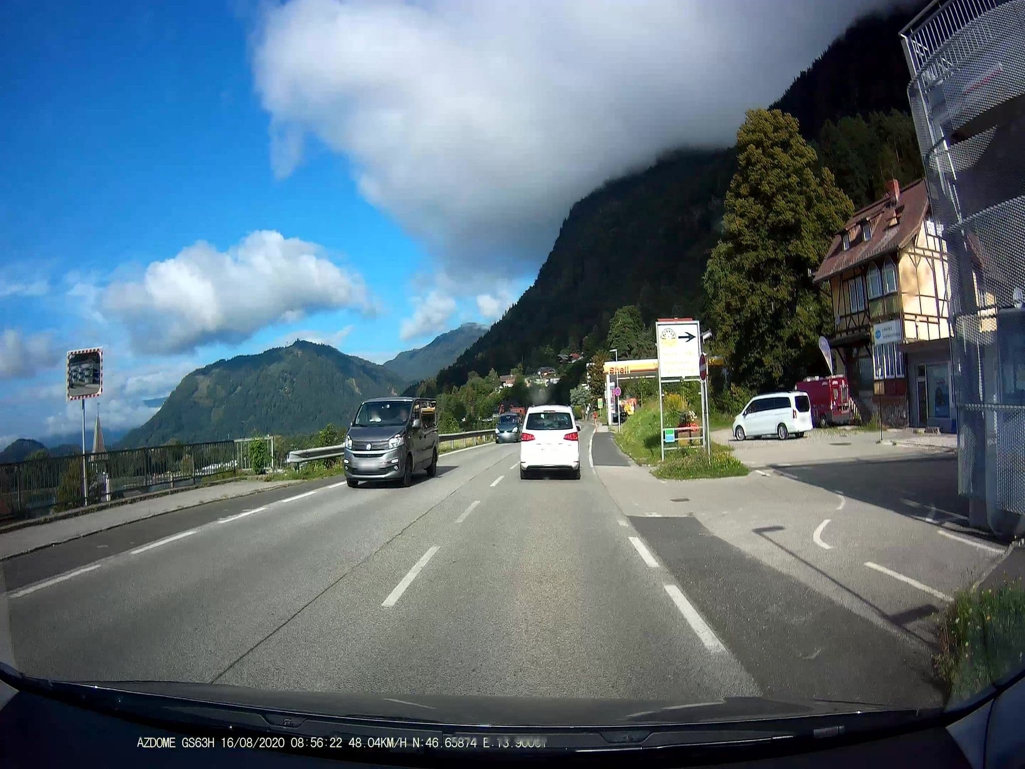 Street view near Lakeview Apartment, Landskron — © stefan147 (CC BY-SA · Mapillary)