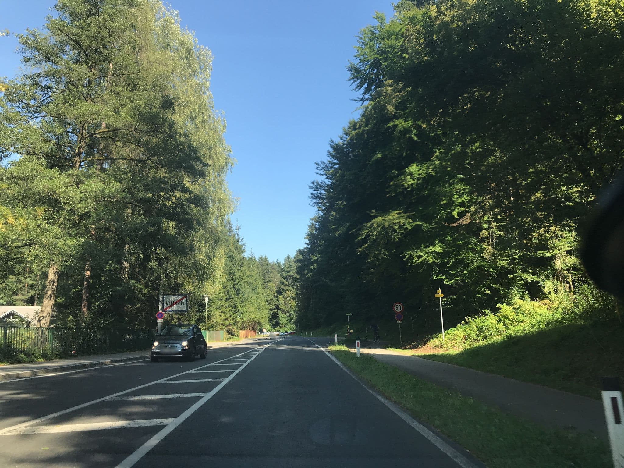 Street view near Club Landskron - Clubhotel Landskron BesitzgesellschaftmbH, Landskron — © wanderwuetiger (CC BY-SA · Mapillary)