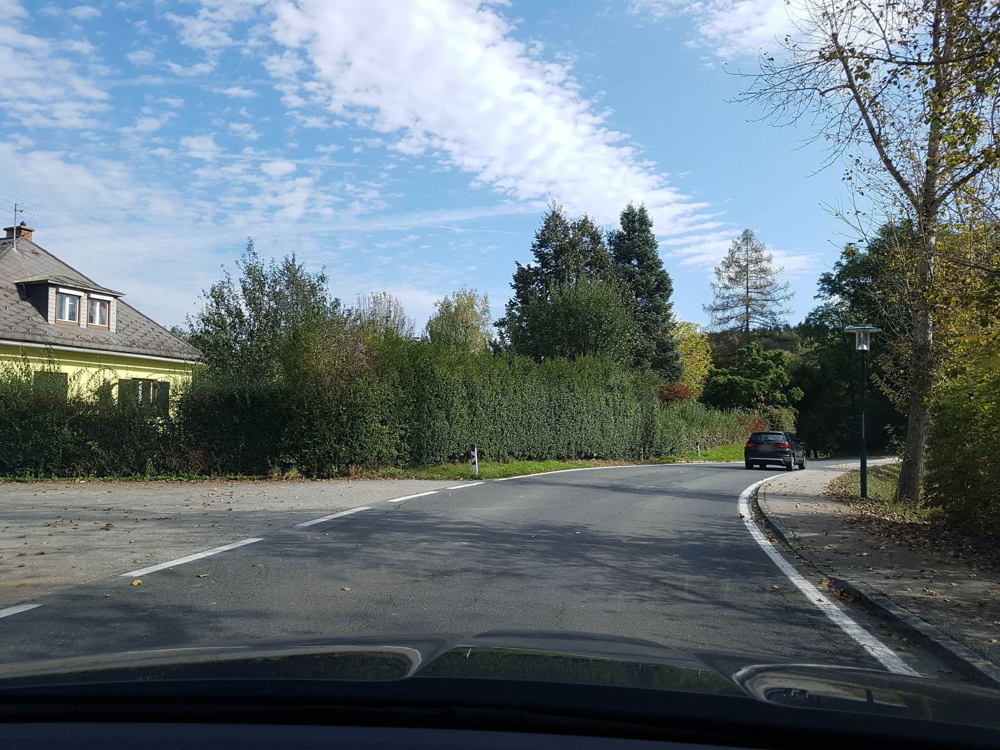 Street view near Tischlerfeld, Moosburg — © schermy_at (CC BY-SA · Mapillary)