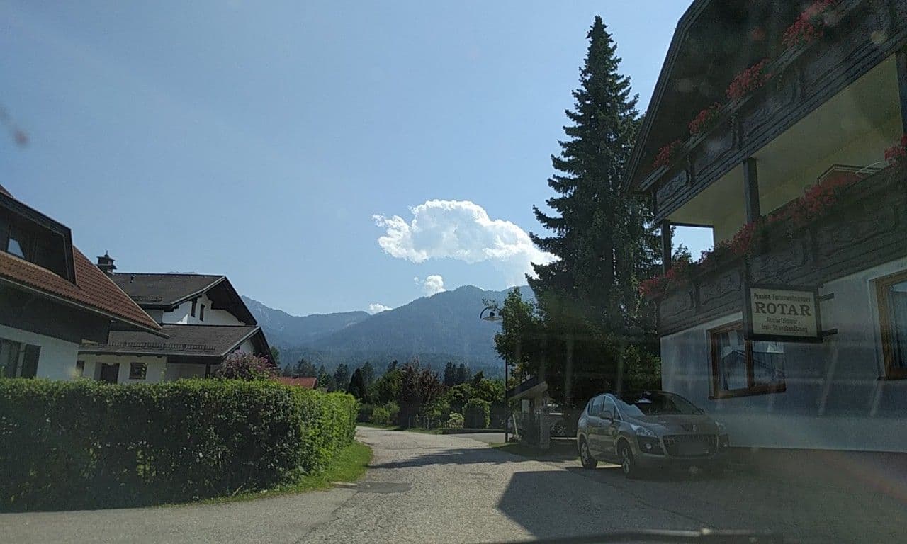 Street view near Pension-Ferienwohnungen Rotar, Faak am See — © rumglotzer (CC BY-SA · Mapillary)