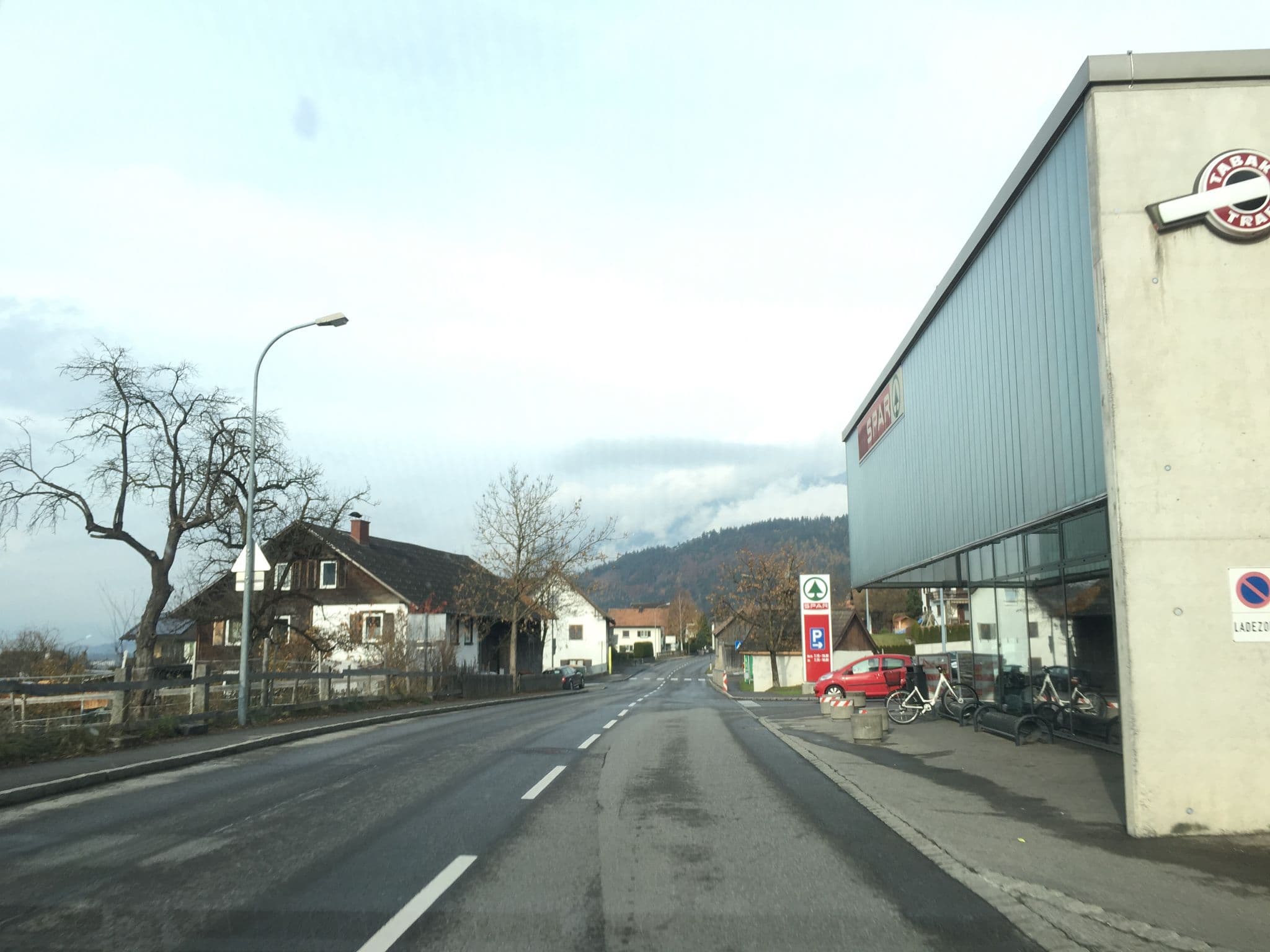 Street view near Dörflinger Hotelbetriebsgesellschaft m.b.H., Nüziders — © alferic (CC BY-SA · Mapillary)