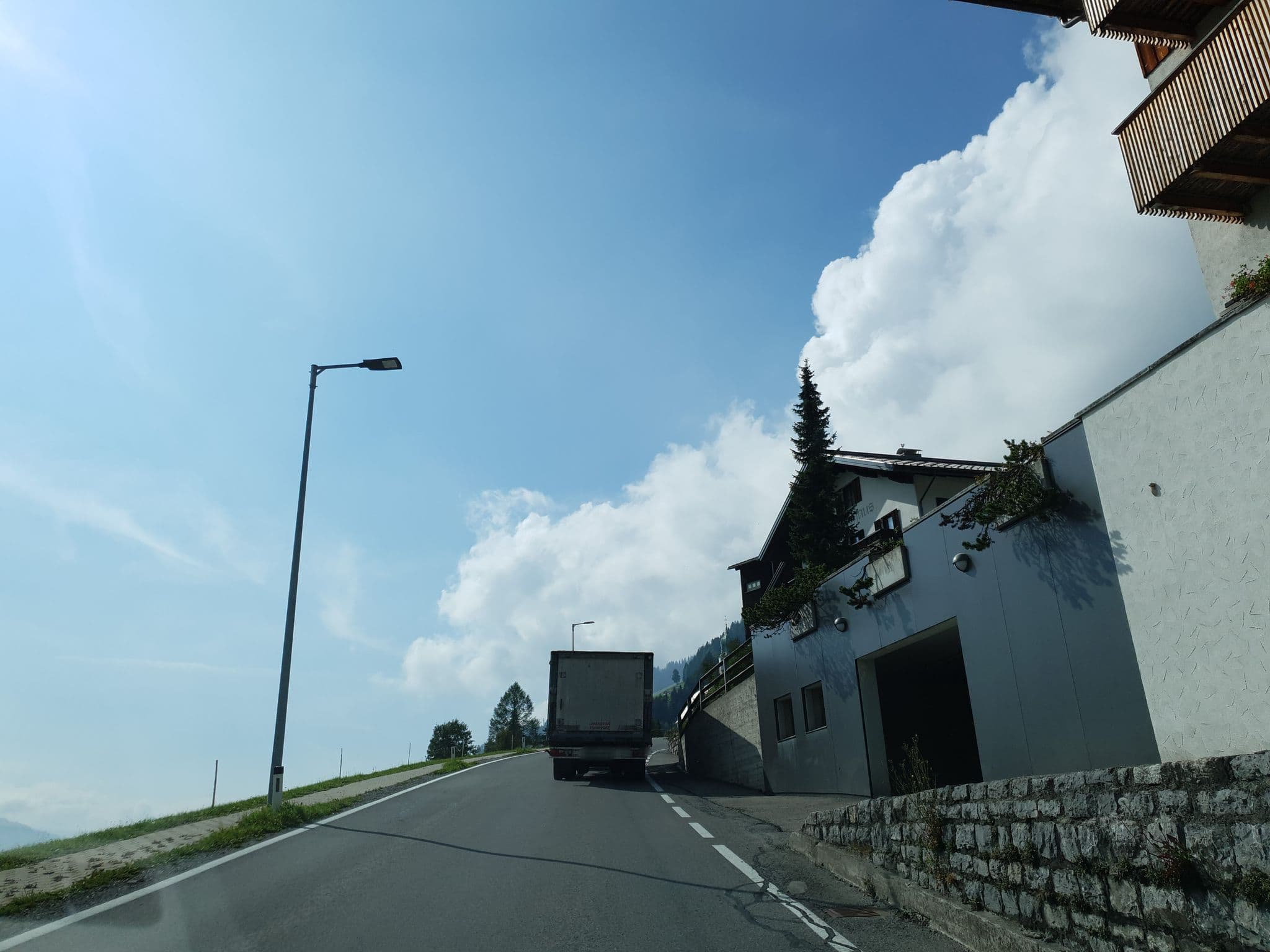Street view near Edelweiss Appartements, Ausserbraz — © jopparn (CC BY-SA · Mapillary)