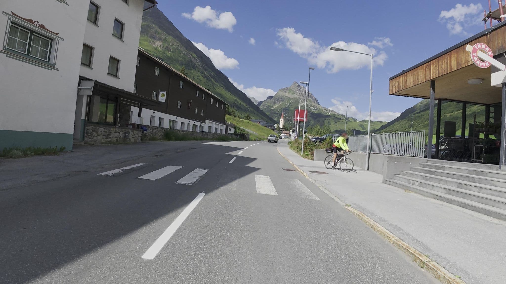 Street view near Alpengasthof Zeinisjoch, Ischgl — © Guzzi_Franze (CC BY-SA · Mapillary)