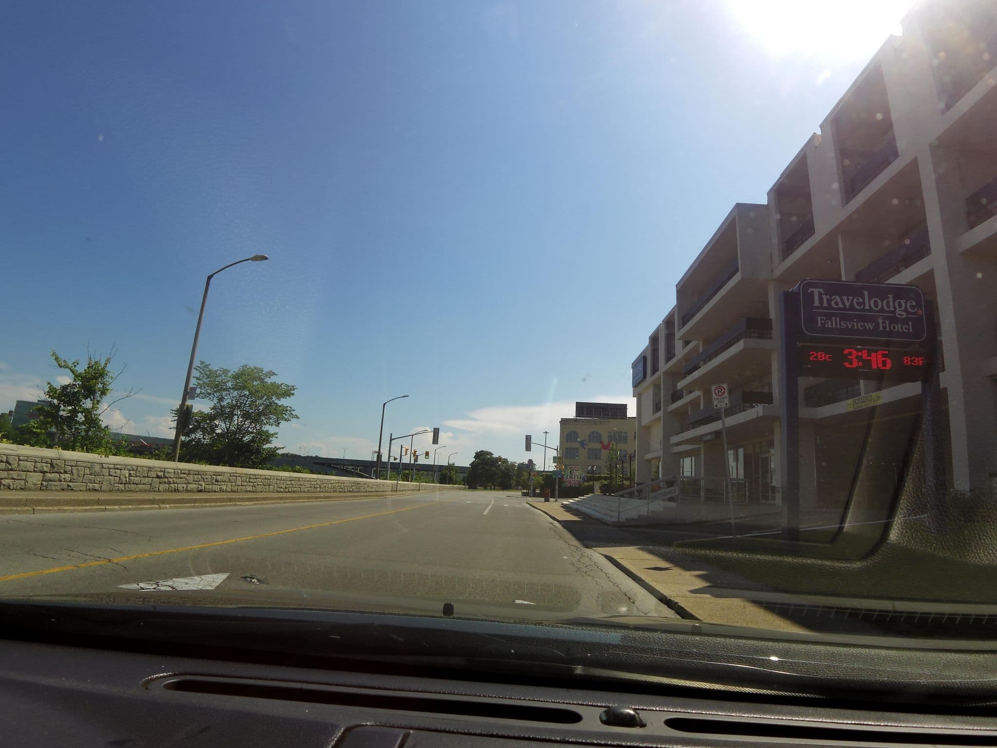 Street view near Travelodge Fallsview Hotel, Niagara Falls — © kevo (CC BY-SA · Mapillary)