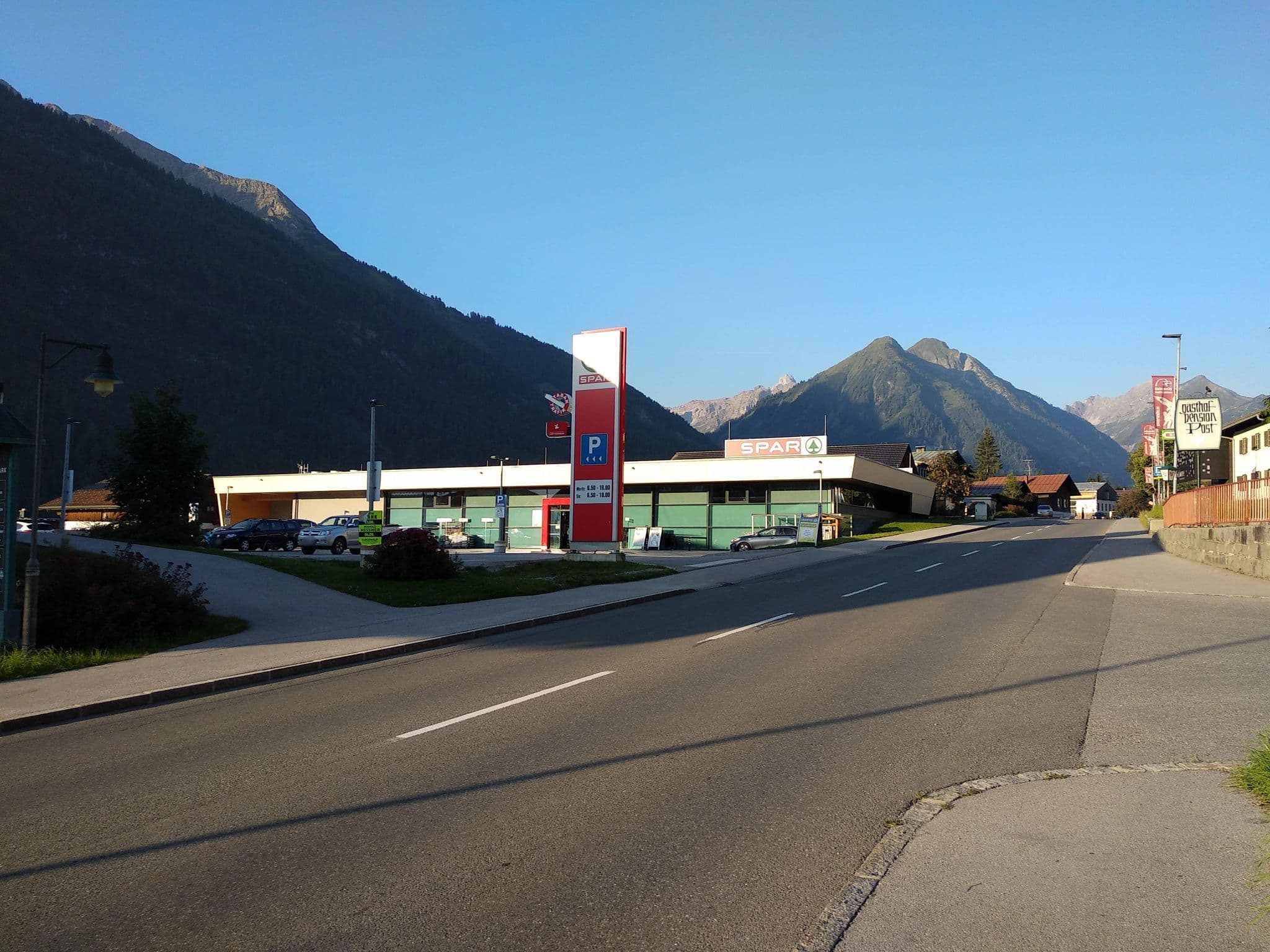 Street view near Elbigenalp, Pettneu — © steinm (CC BY-SA · Mapillary)