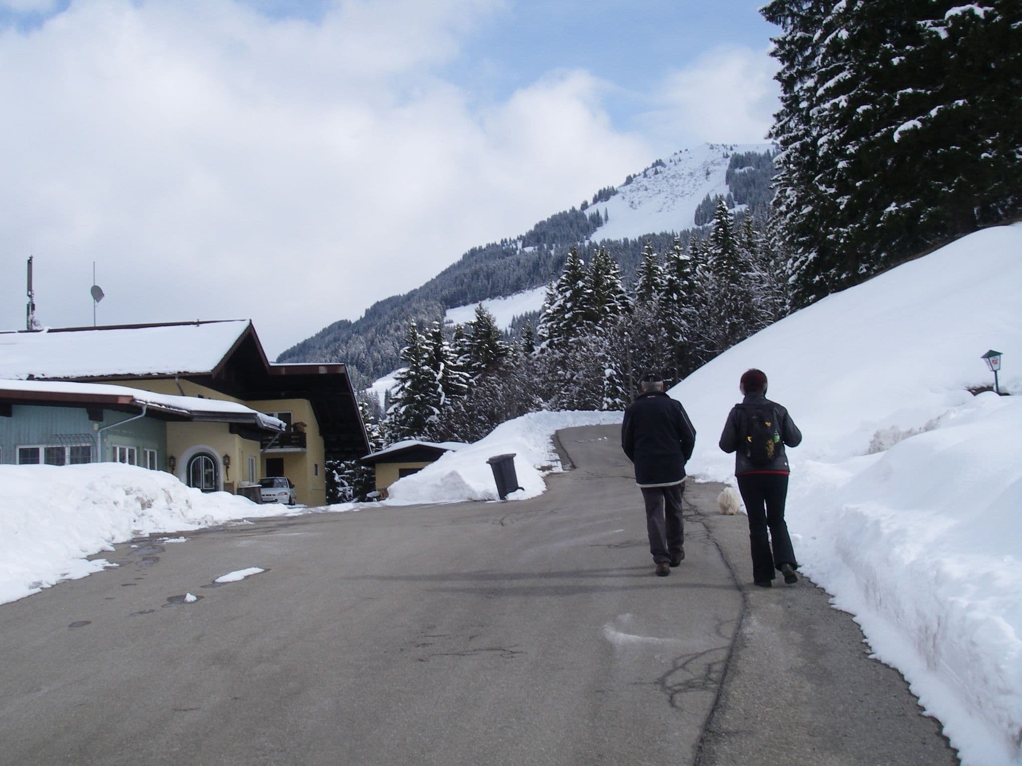 Street view near Restaurant Schwendle, Inh. Anita Schuster, Hirschegg — © mprins (CC BY-SA · Mapillary)