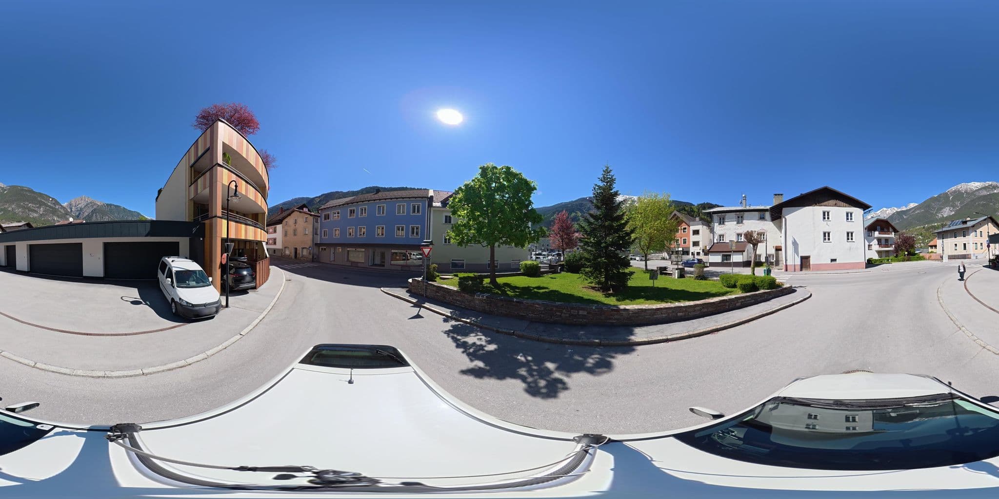 Street view near Gasthof Greif Landeck, Landeck — © osmplus_org (CC BY-SA · Mapillary)