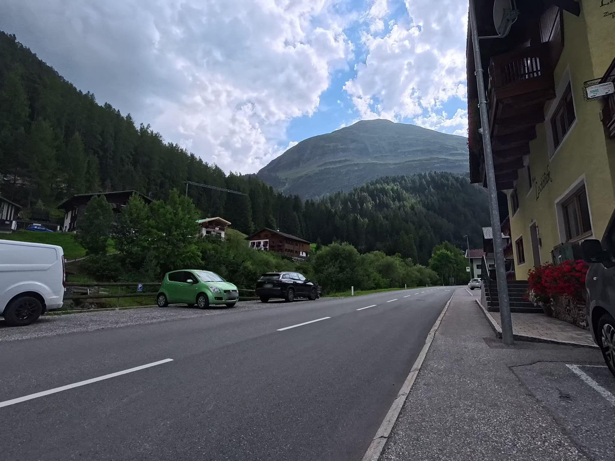 Street view near Tourismusverband Lechtal, Pettneu — © voyage-hors-saison (CC BY-SA · Mapillary)