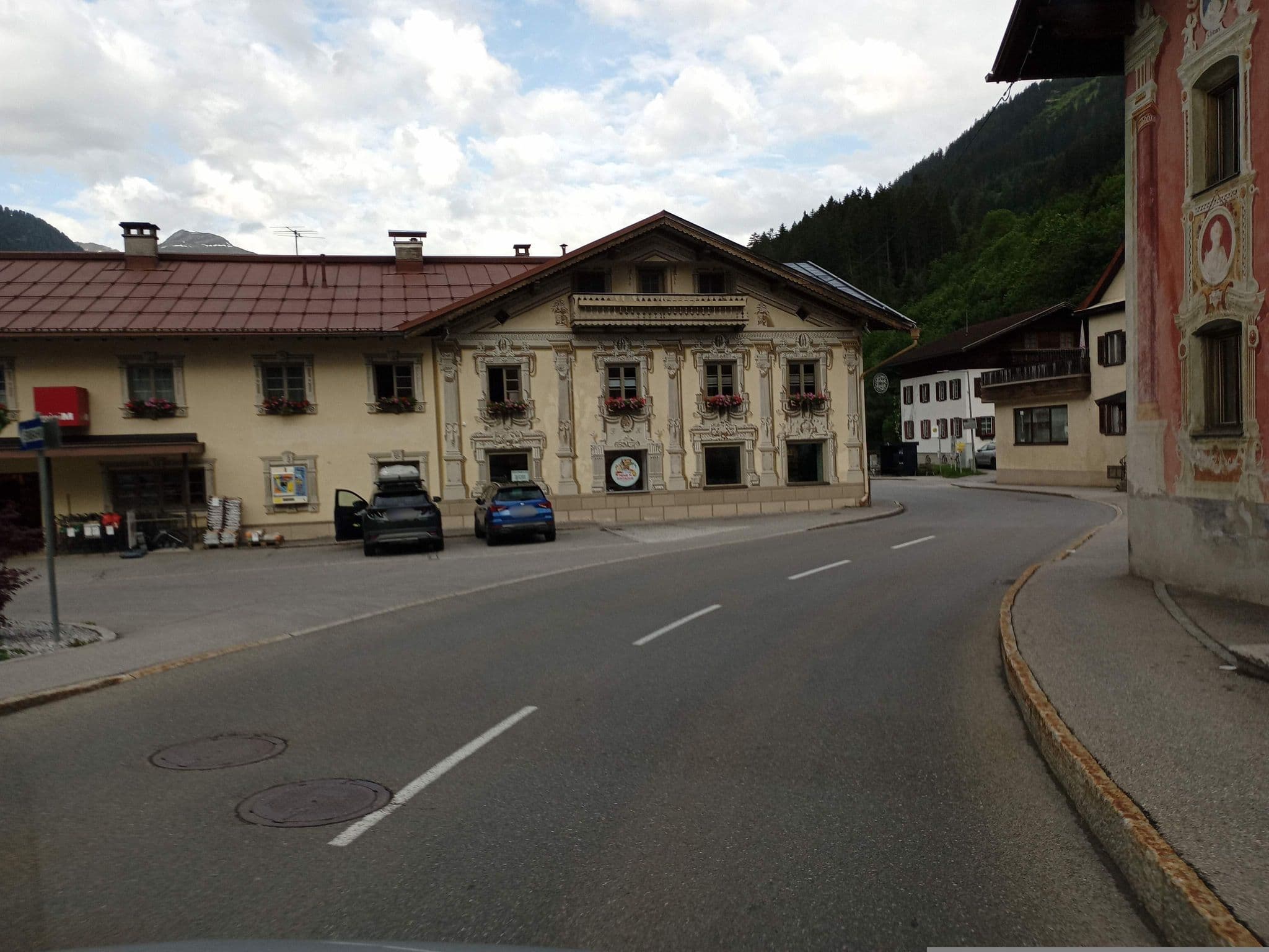 Street view near Ferienwohnungen Reich, Pettneu — © atze02 (CC BY-SA · Mapillary)