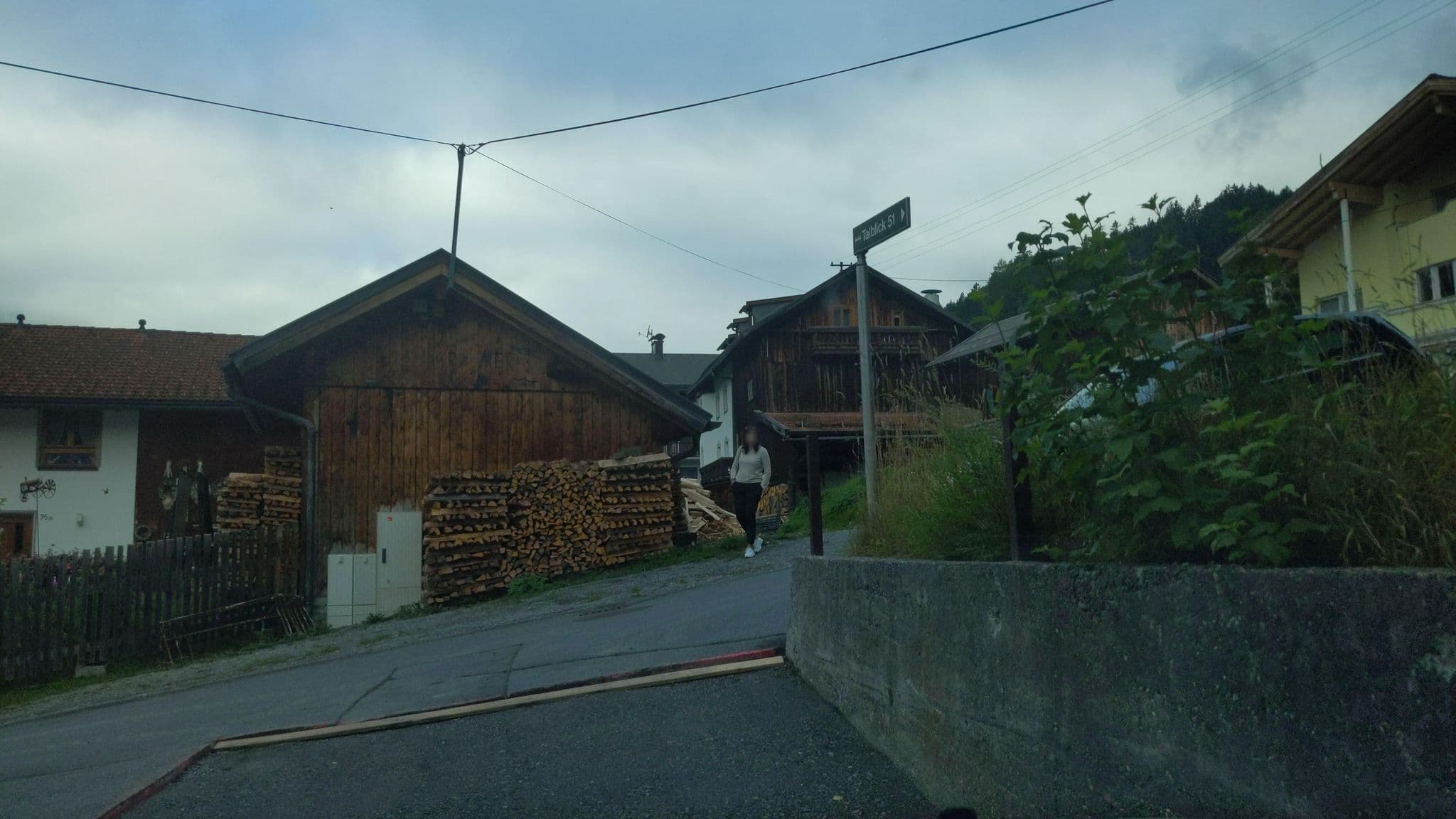 Street view near Frühstückspension Tannenhof, Pettneu — © chrisbeddow (CC BY-SA · Mapillary)
