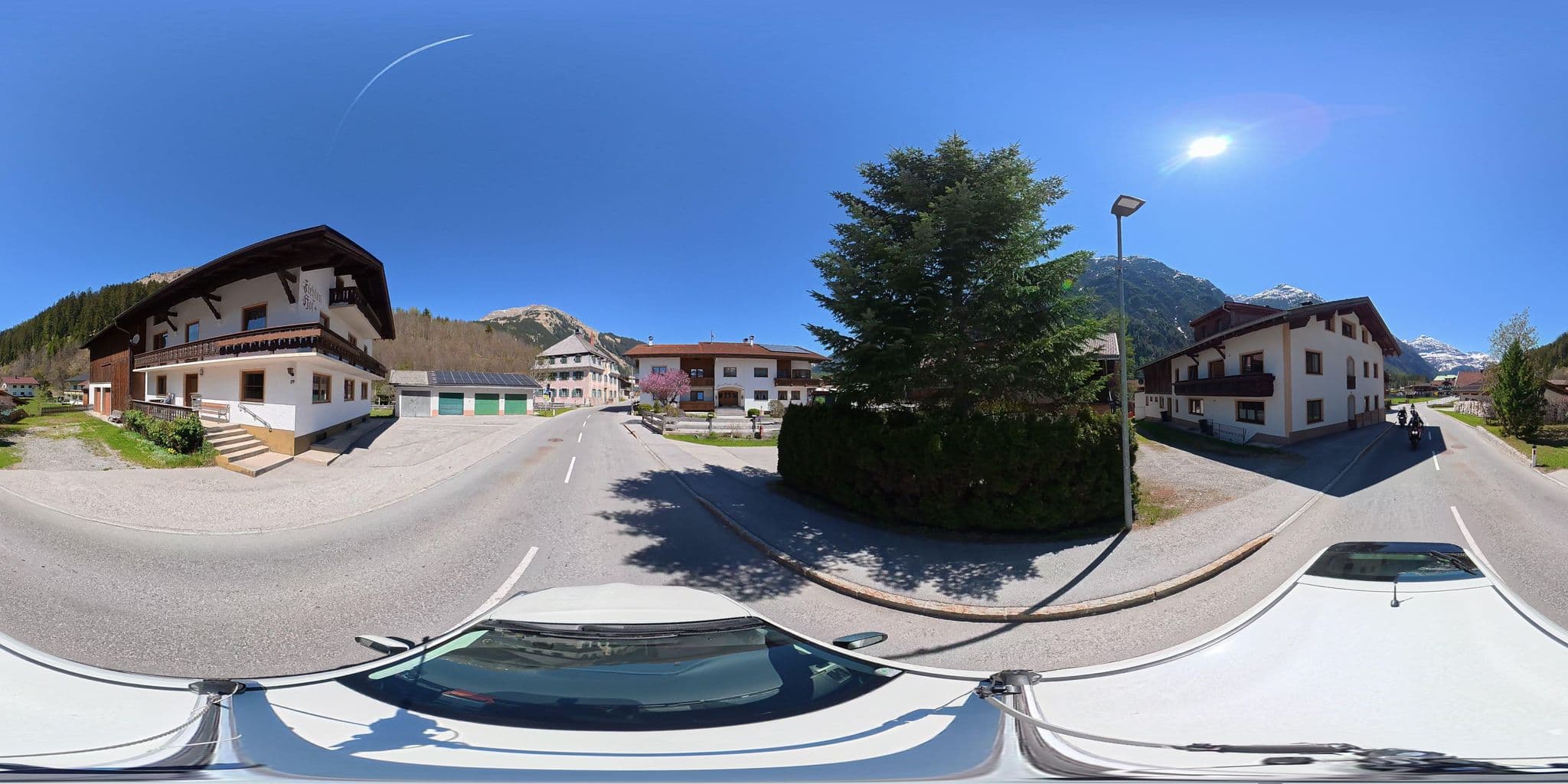 Street view near Frühstückspension Haus Regina, Pettneu — © osmplus_org (CC BY-SA · Mapillary)