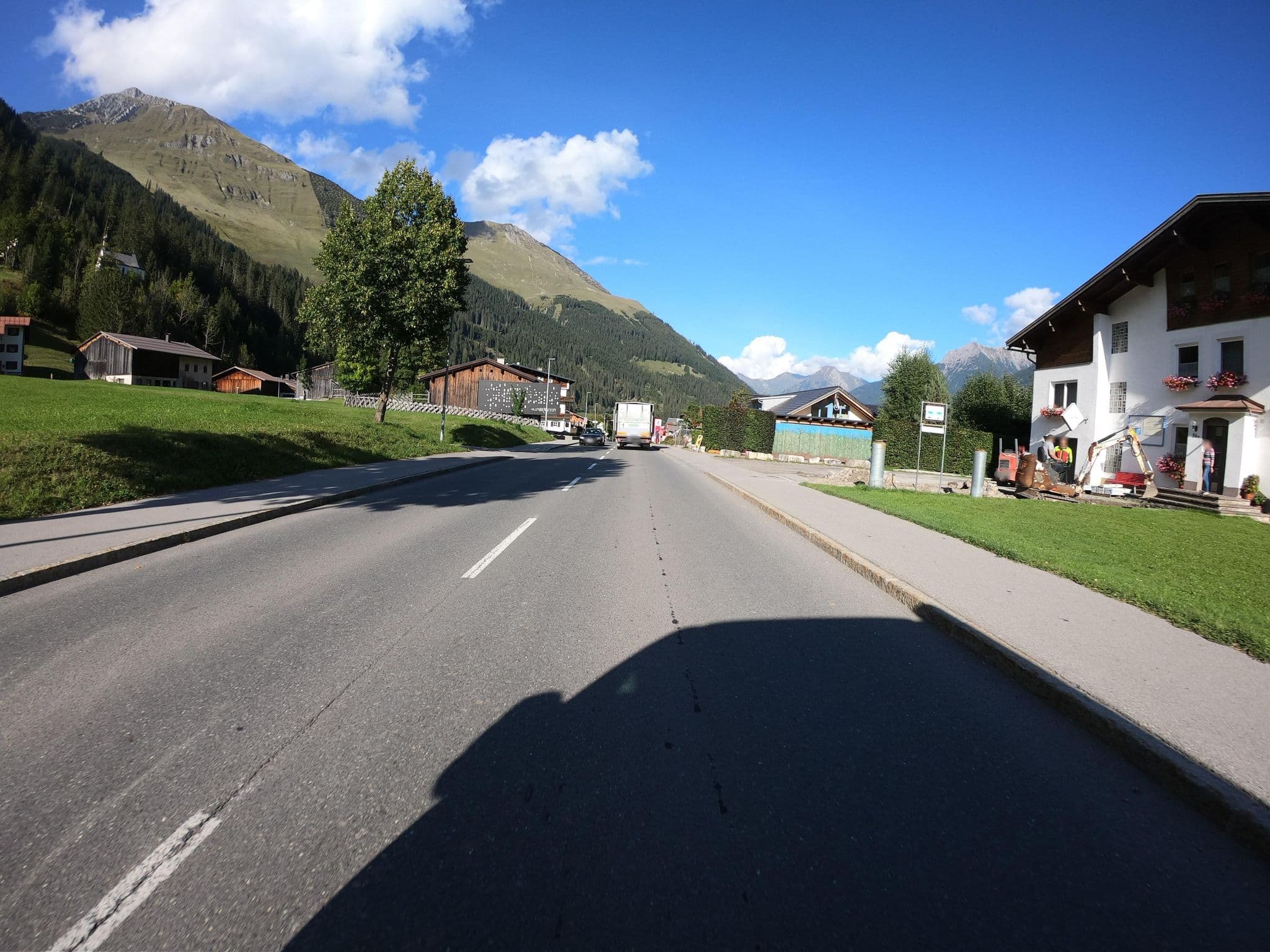 Street view near Haus Kärle, Pettneu — © joostjakob (CC BY-SA · Mapillary)