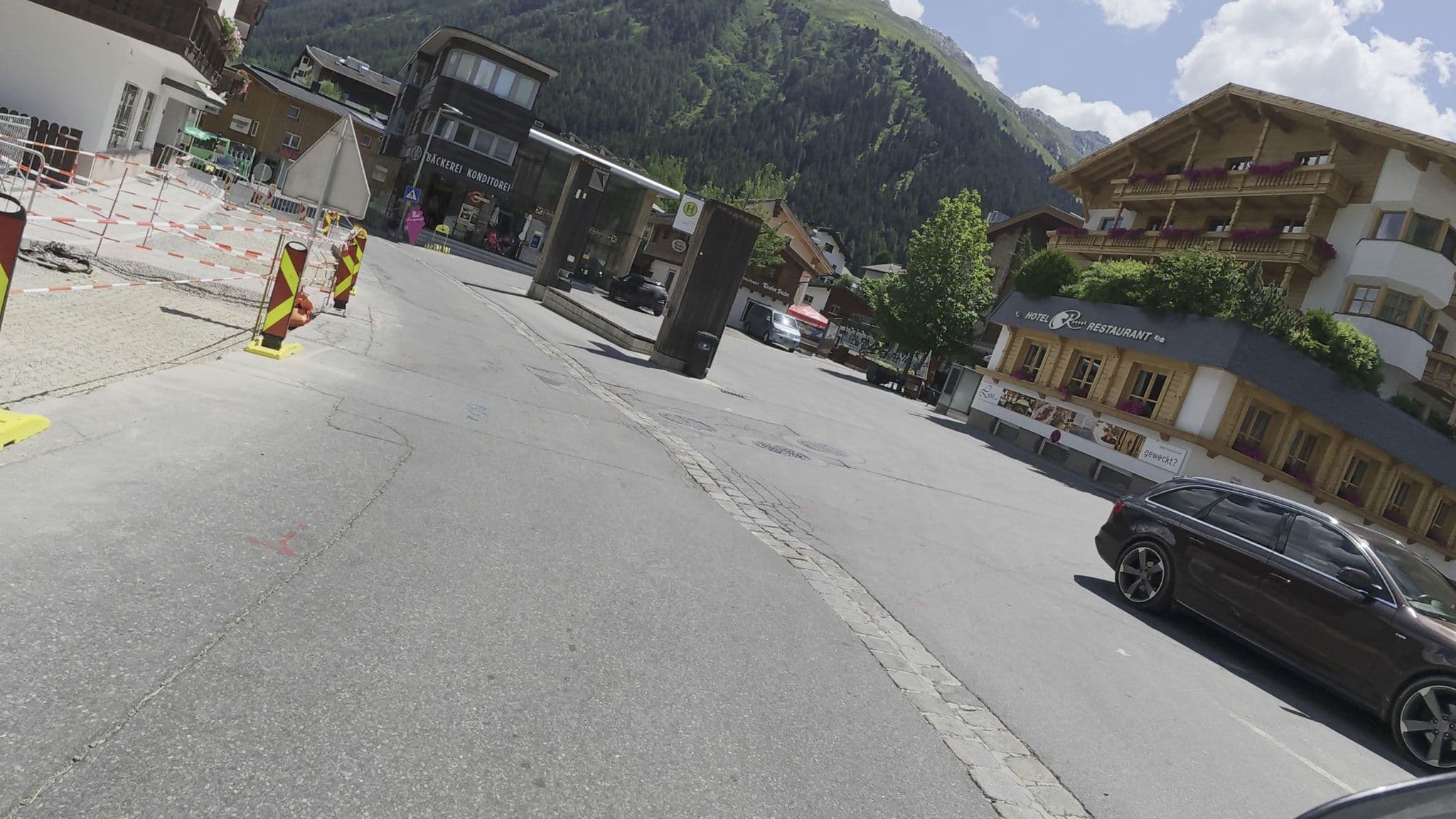 Street view near Pension Dorfplatz, Ischgl — © Guzzi_Franze (CC BY-SA · Mapillary)