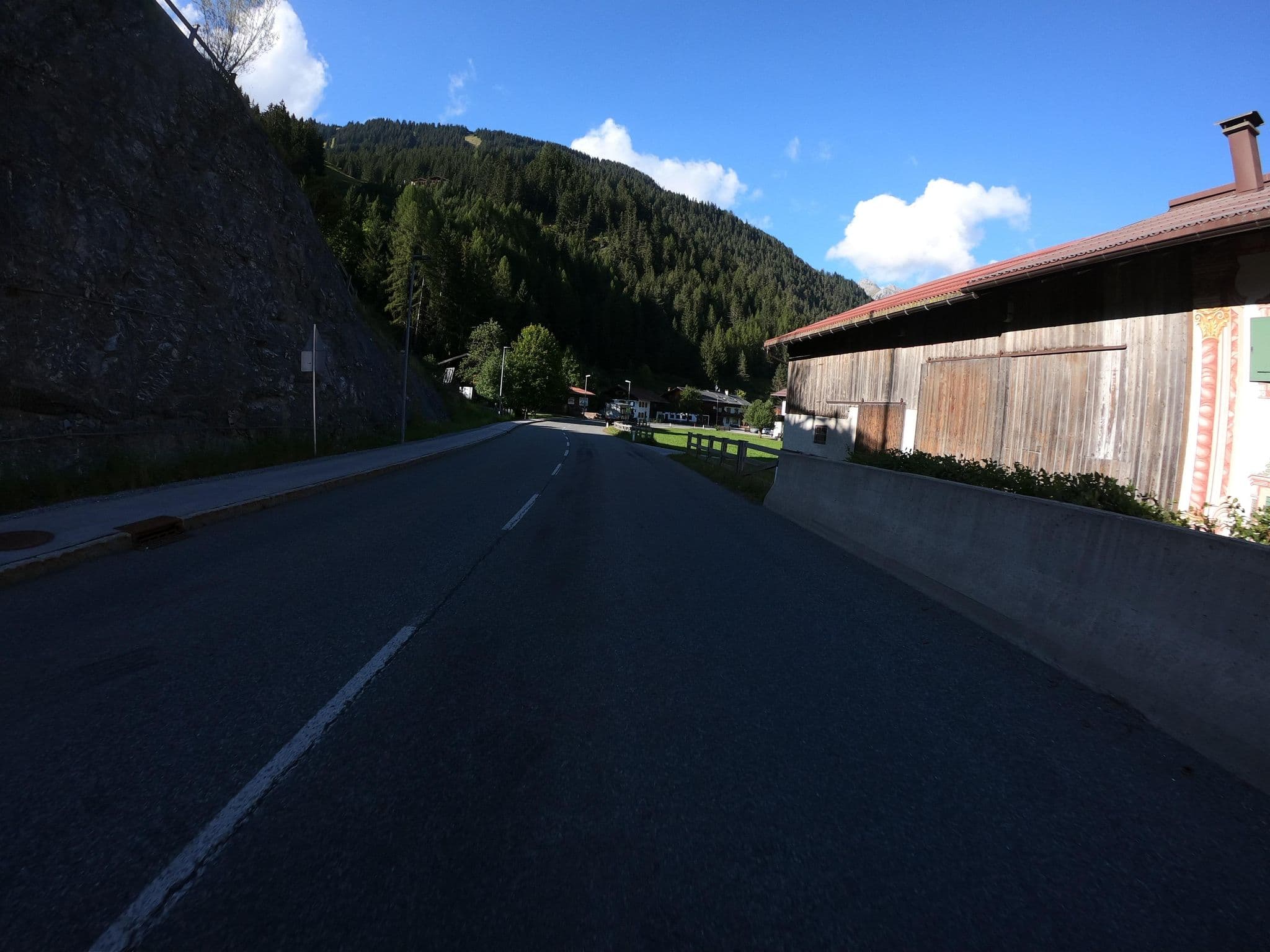 Street view near Haus Beim Loises, Pettneu — © joostjakob (CC BY-SA · Mapillary)