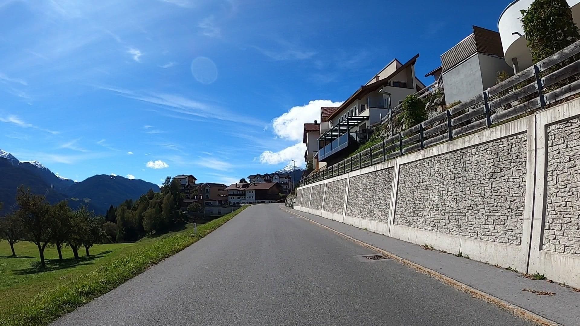 Street view near Apart Naggalun, Fiss — © osmplus_org (CC BY-SA · Mapillary)