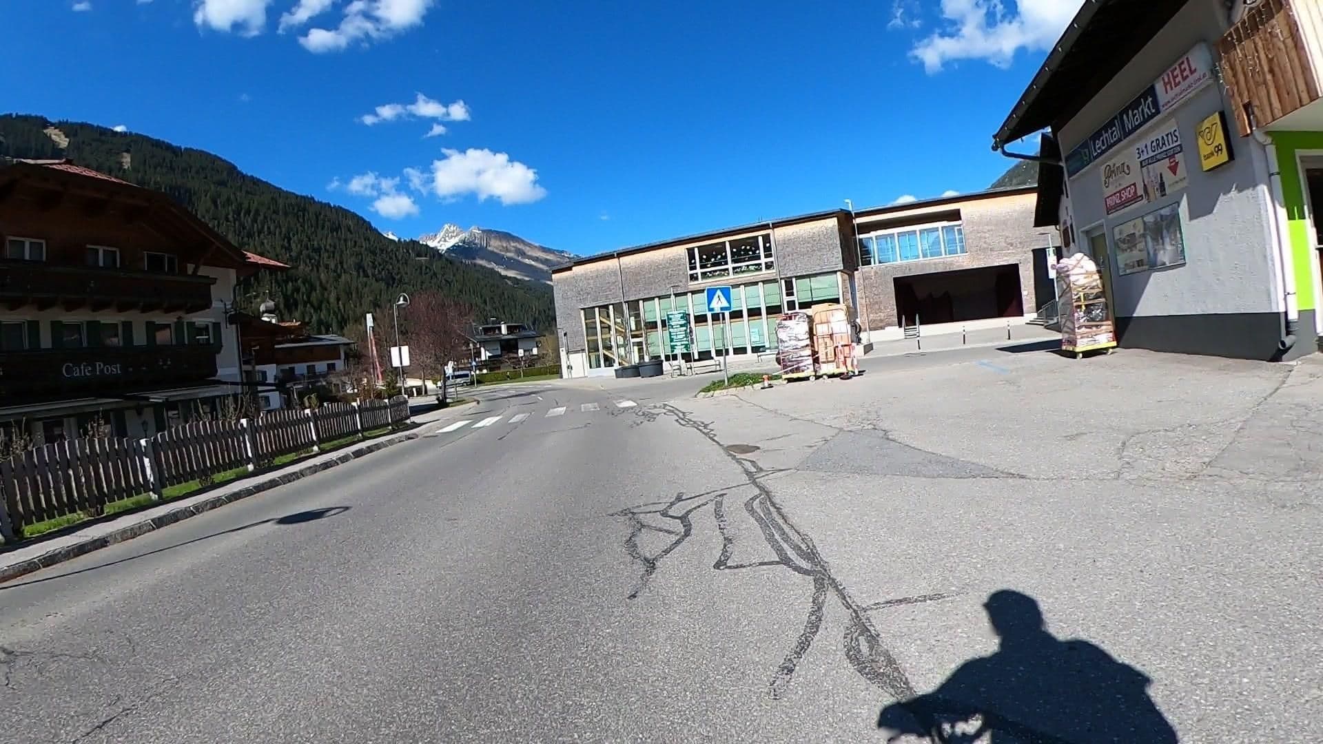 Street view near Karl Heel Gasthaus Post, Pettneu — © brokuli86 (CC BY-SA · Mapillary)
