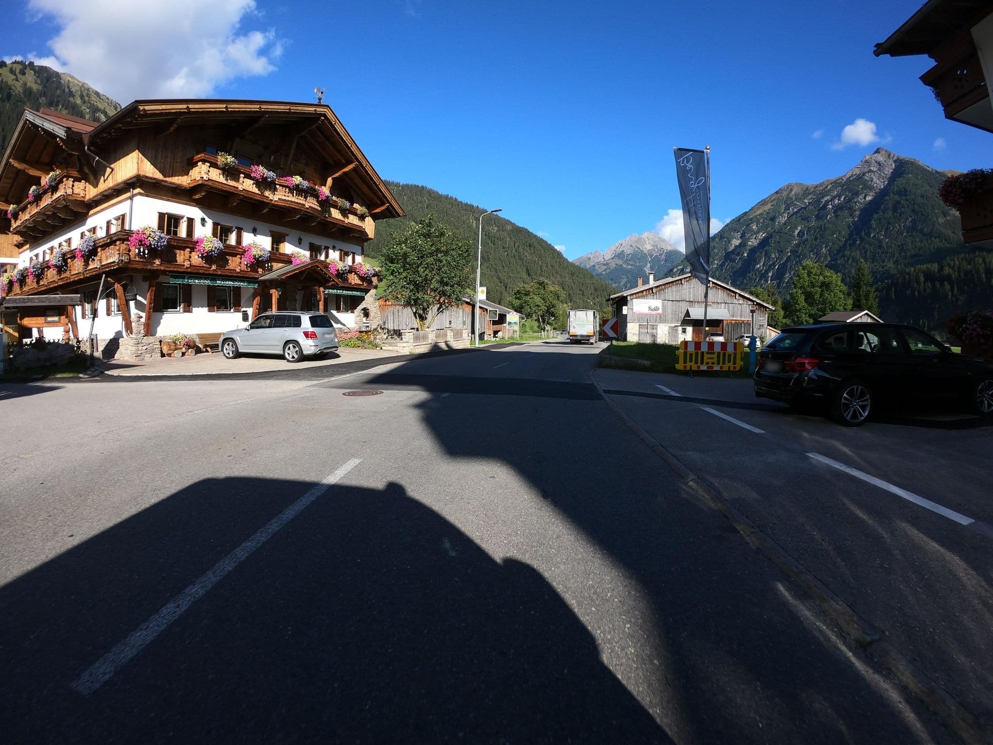 Street view near Zimmer 002., Pettneu — © joostjakob (CC BY-SA · Mapillary)