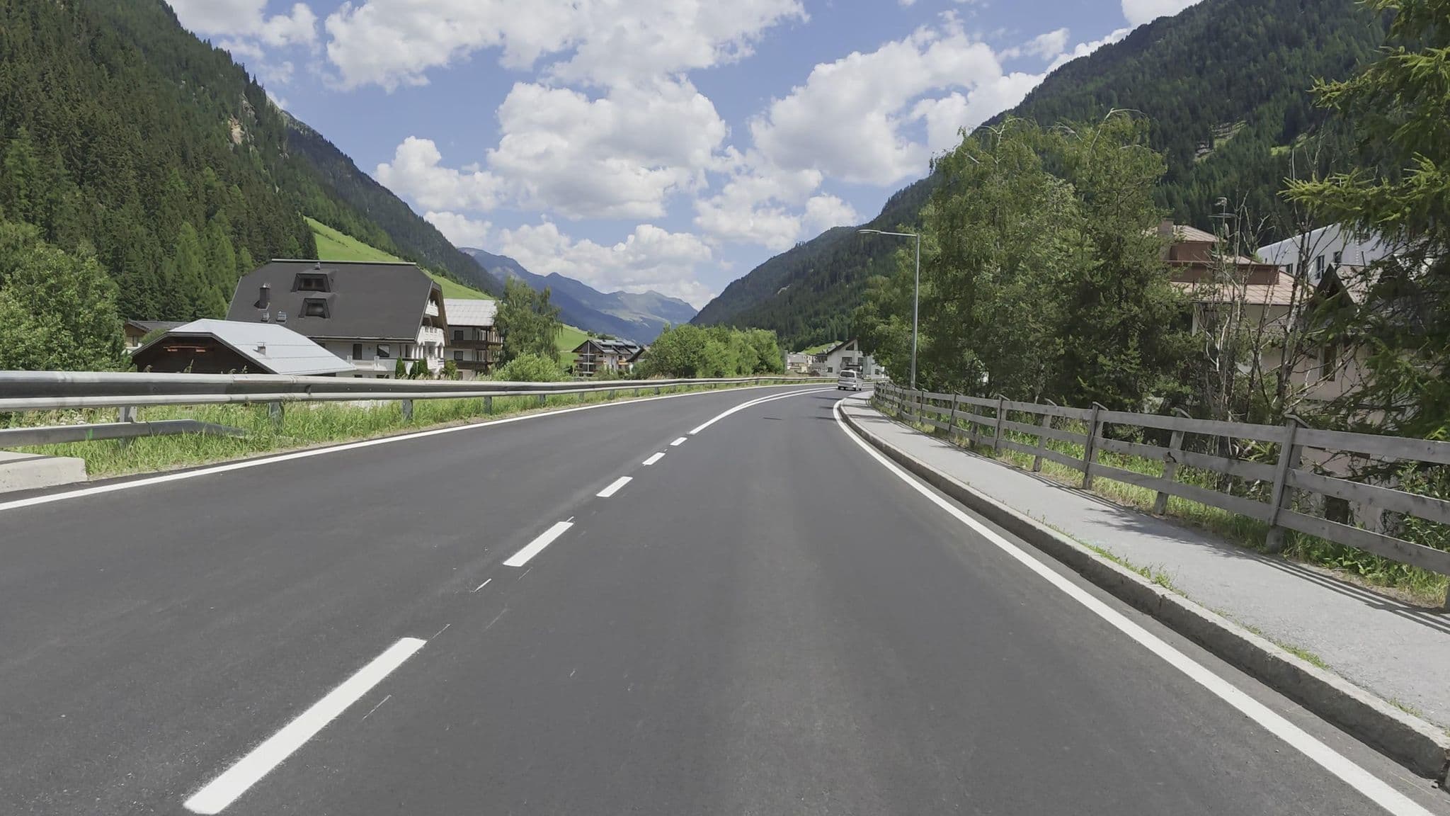 Street view near Johann Deuschl, Ischgl — © Guzzi_Franze (CC BY-SA · Mapillary)