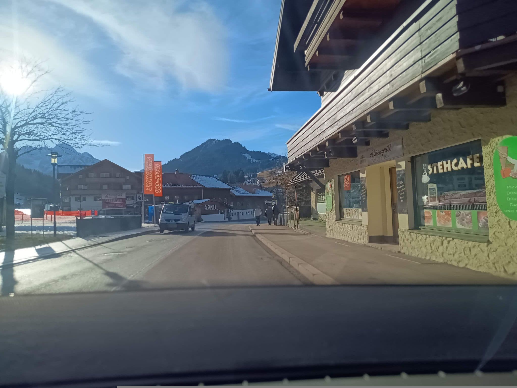 Street view near Gästehaus Neue Post, Riezlern — © zuse (CC BY-SA · Mapillary)