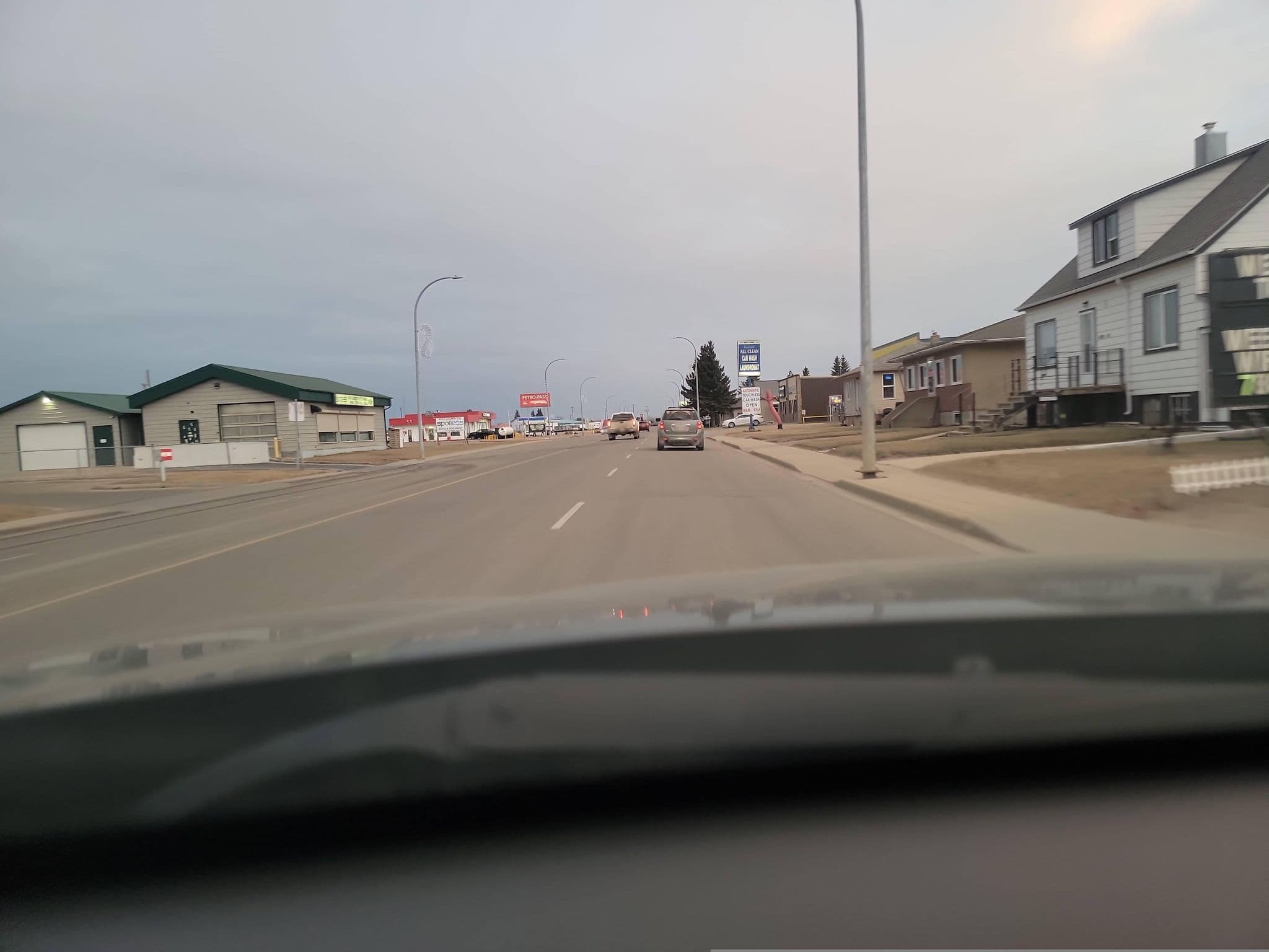 Street view near Vista Motel, Vegreville — © mtylerb (CC BY-SA · Mapillary)