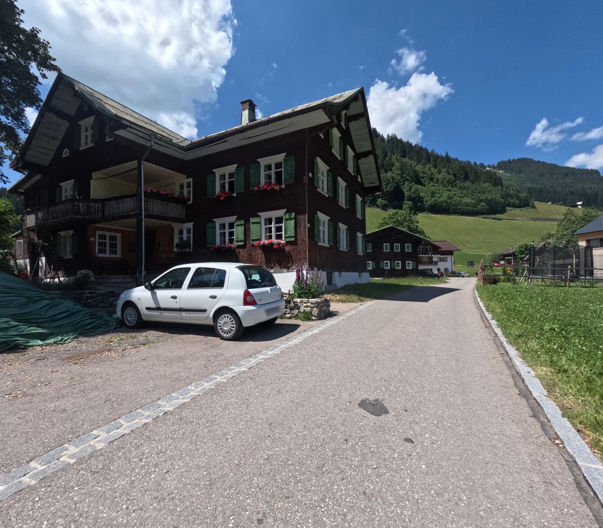 Street view near Josef Heim, Hirschegg — © chuck (CC BY-SA · Mapillary)