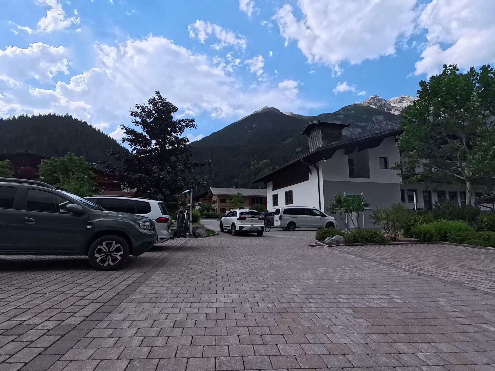 Street view near Pension Alpenblick, Pettneu — © voyage-hors-saison (CC BY-SA · Mapillary)
