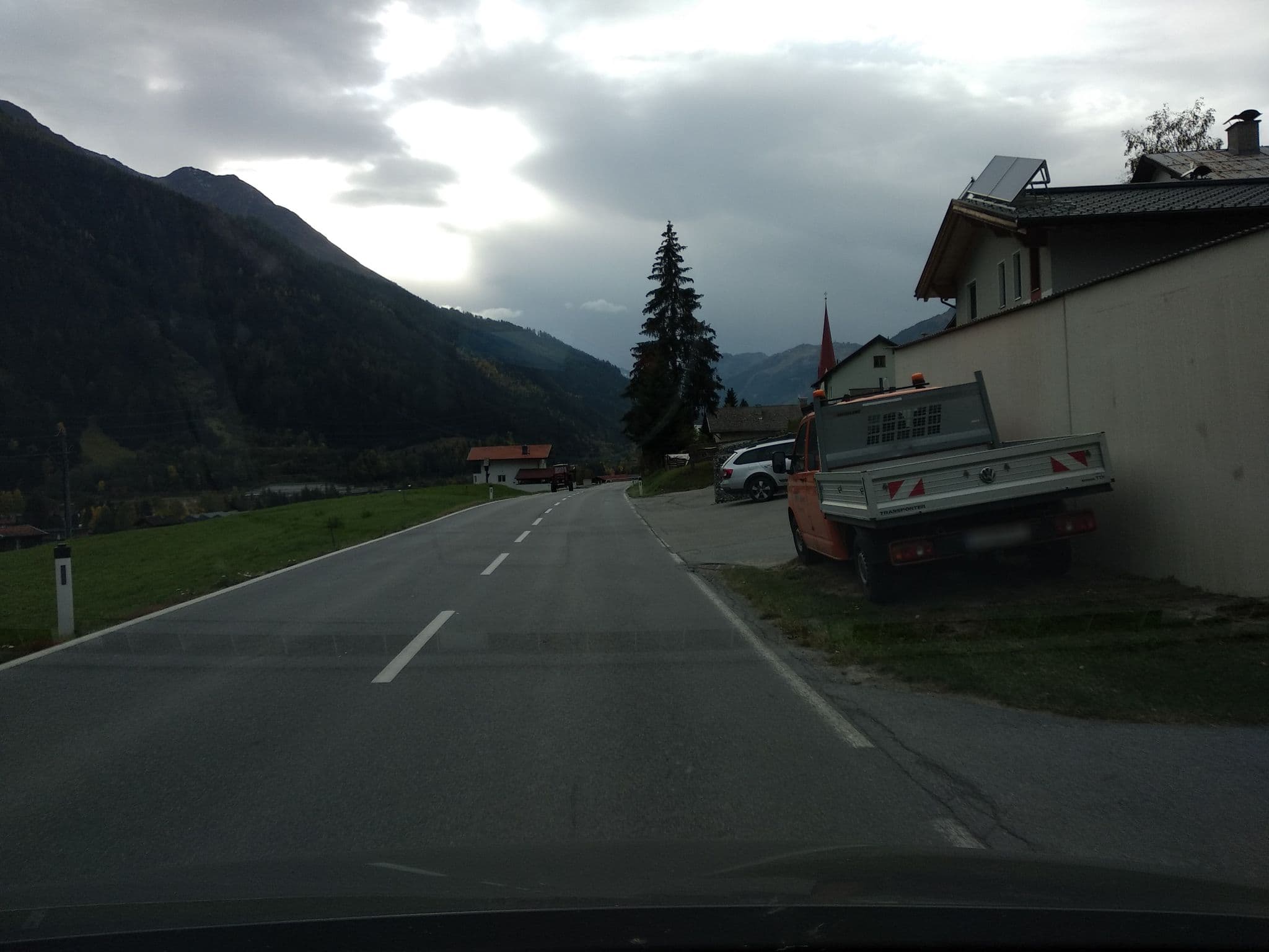 Street view near Pension Pettneu, Pettneu — © canadarunner (CC BY-SA · Mapillary)