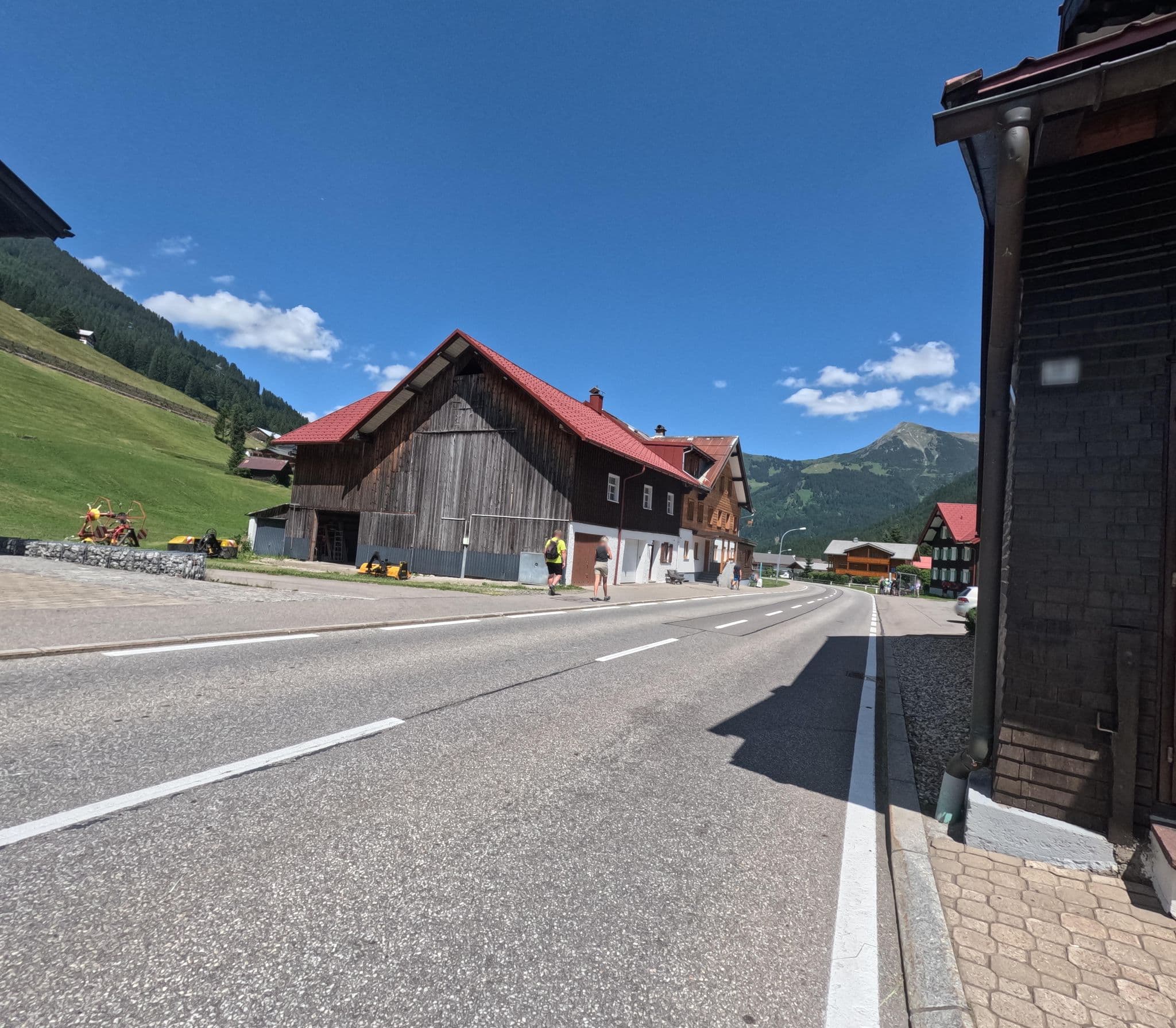 Street view near Ferienwohnungen Albert Heim, Hirschegg — © chuck (CC BY-SA · Mapillary)