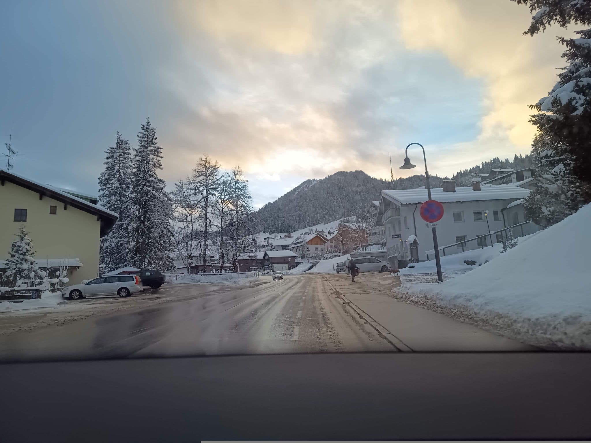 Street view near Hotel der Berghof, Hirschegg — © zuse (CC BY-SA · Mapillary)