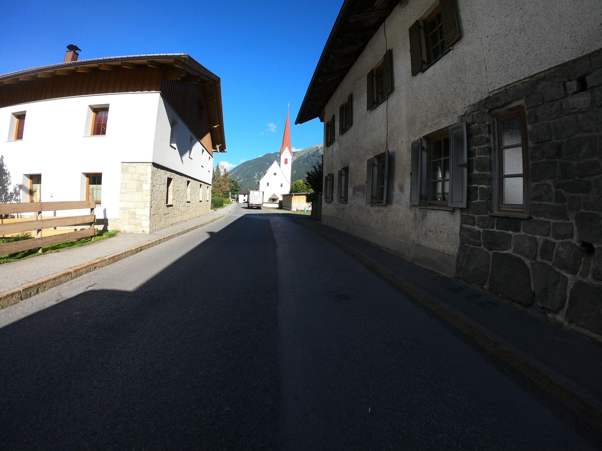 Street view near Trudis Hoamat, Pettneu — © joostjakob (CC BY-SA · Mapillary)