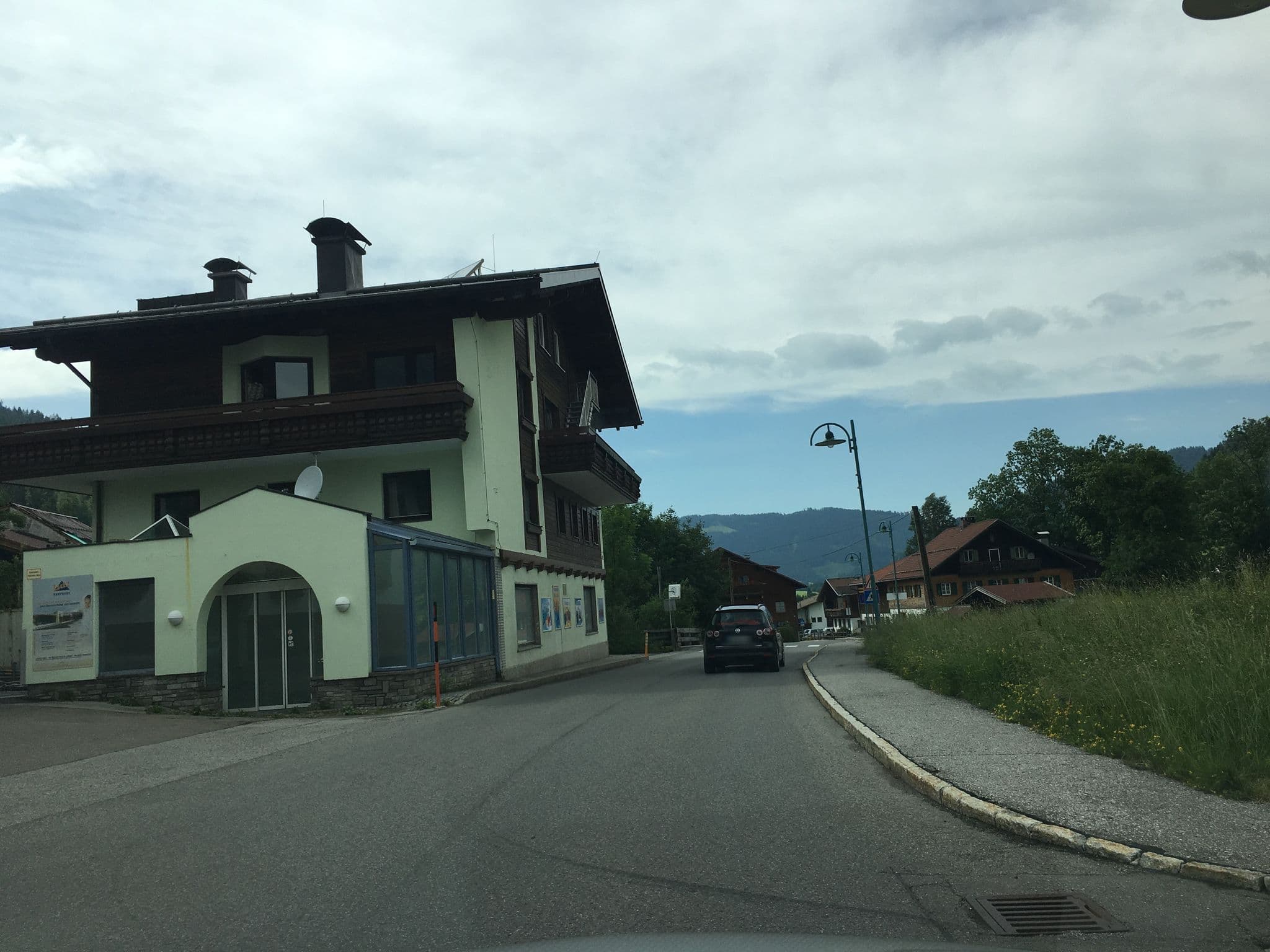 Street view near Pension Schattwalderhof, Tannheim — © chuck (CC BY-SA · Mapillary)