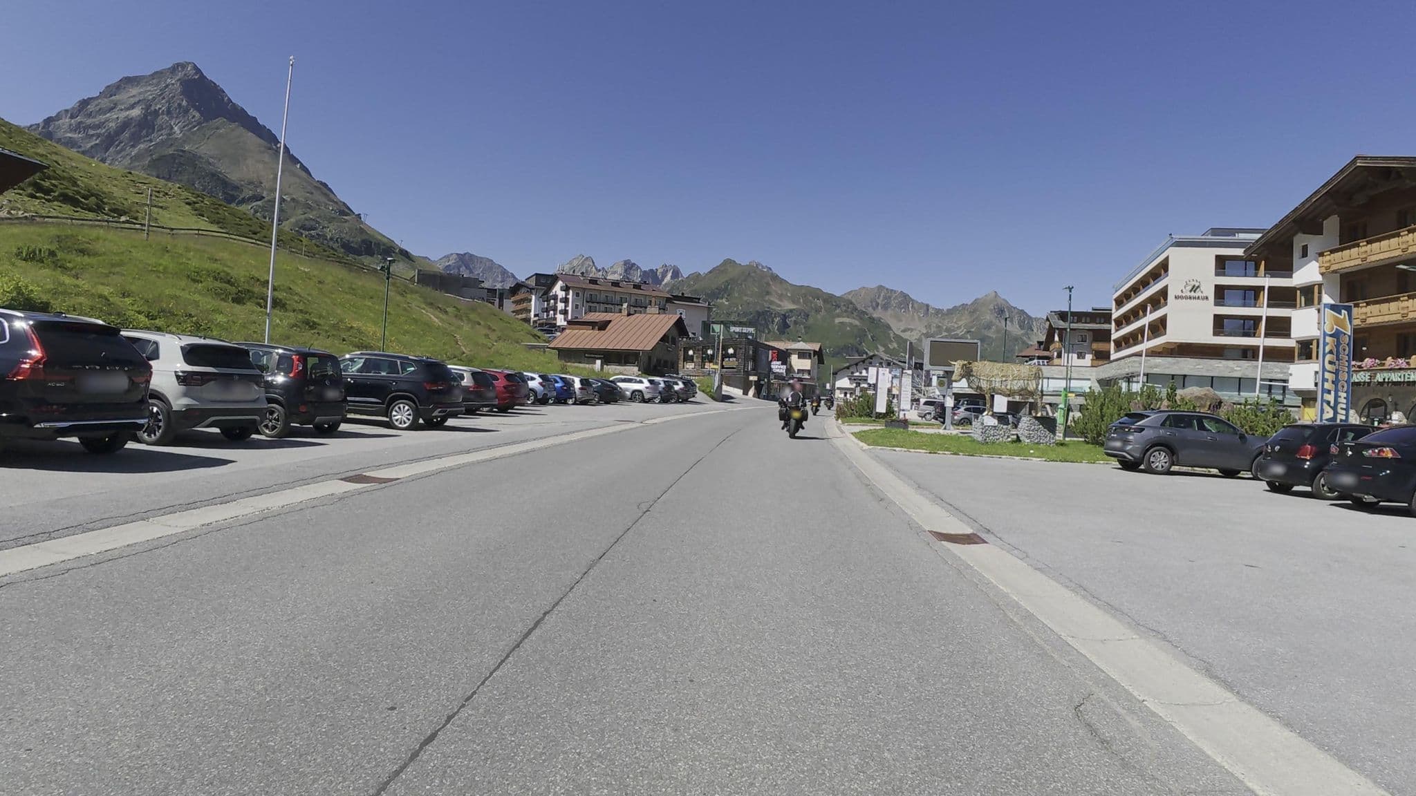 Street view near Rupert Vonbank Hotel Alpenrose, und Skilift Hohe Mut, Stams — © Guzzi_Franze (CC BY-SA · Mapillary)