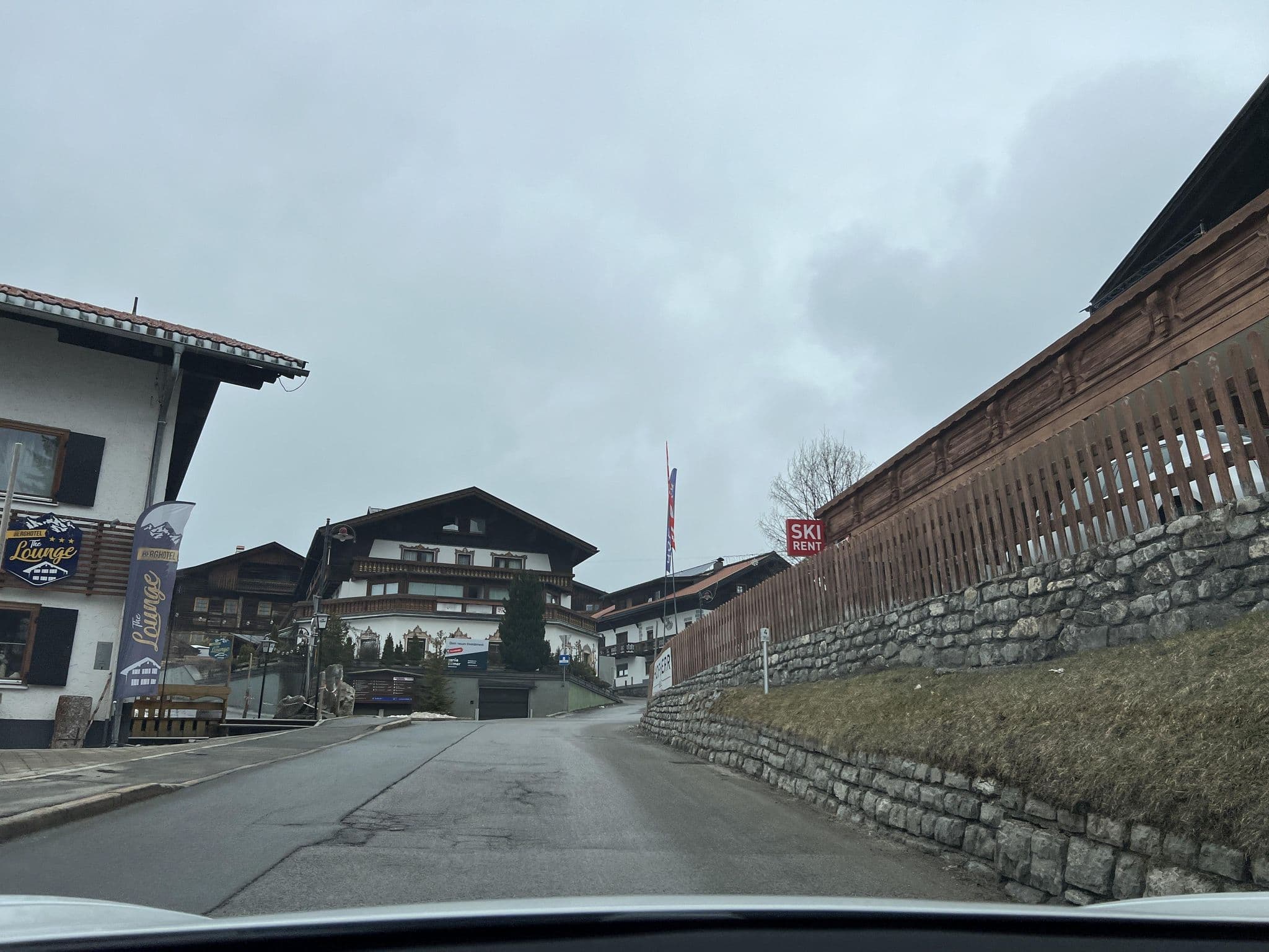 Street view near Bergpension TheLounge, Höfen — © ottor (CC BY-SA · Mapillary)